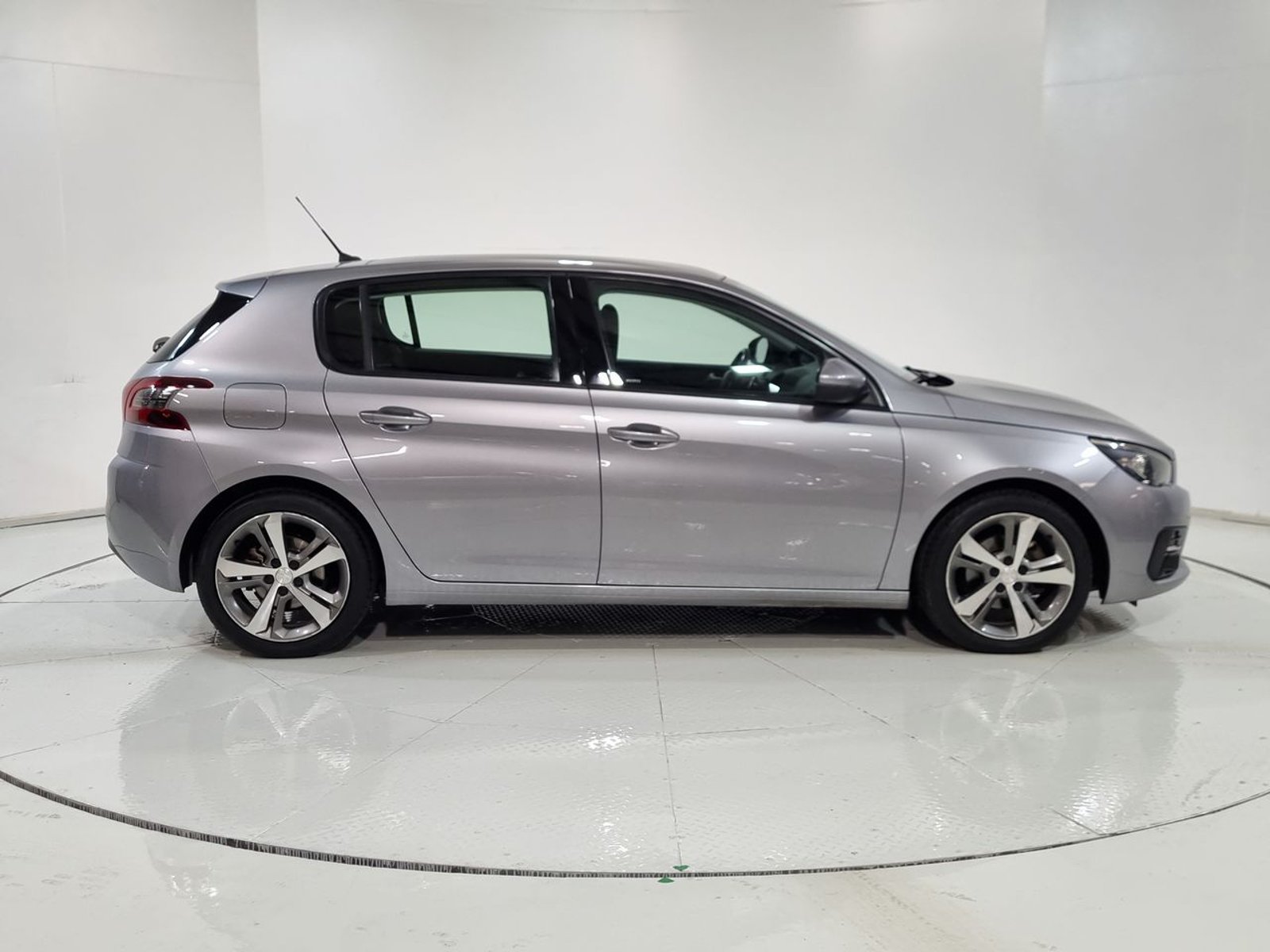 Peugeot 308 BLUEHDI 130 1.5 AUT 2021 - Imagen 13 de 20