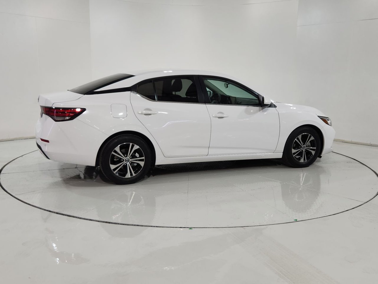 Nissan SENTRA SENSE MT 2024 - Imagen 12 de 20