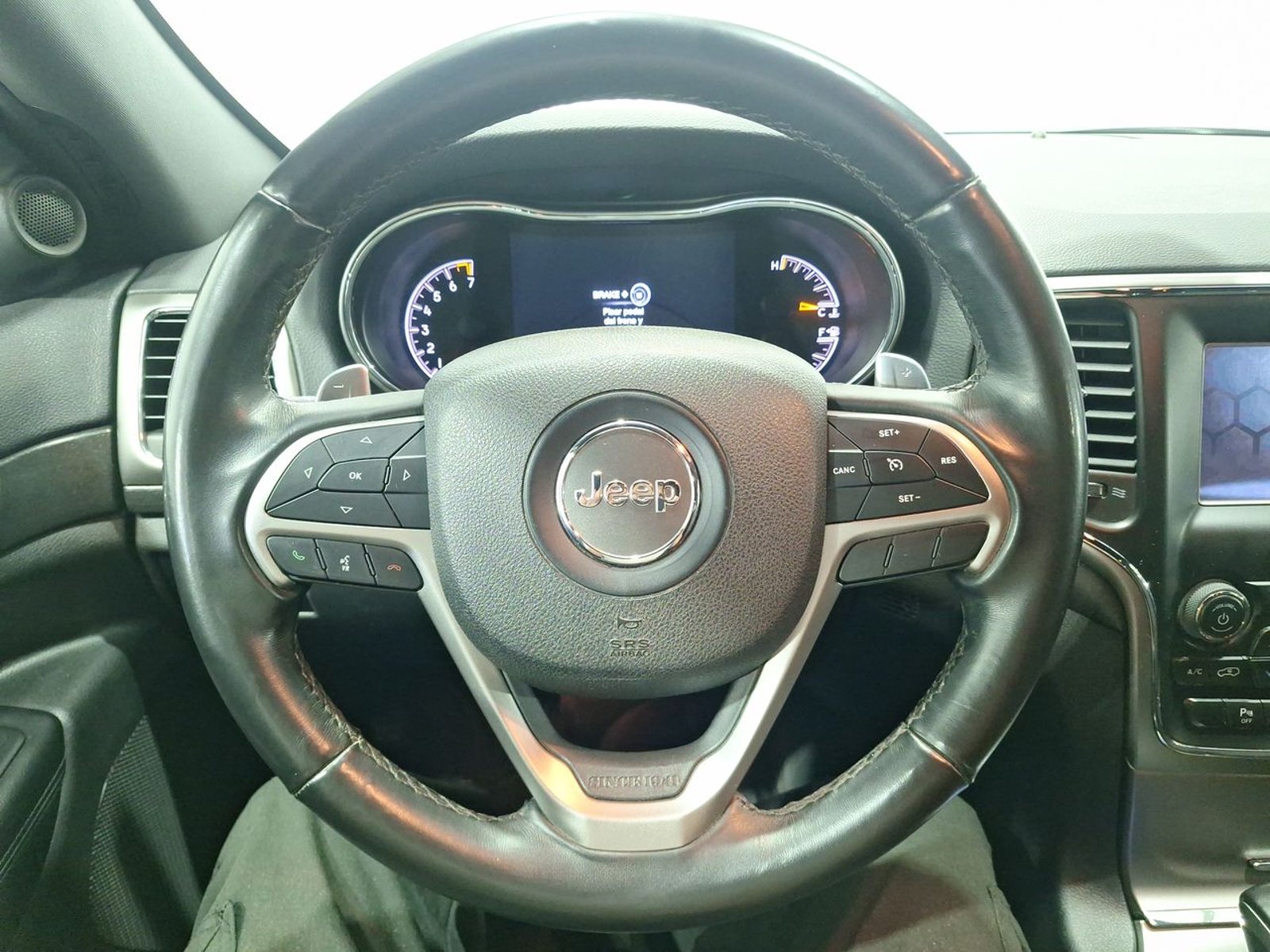 Jeep GRAND CHEROKEE LAREDO 4X4 3.6 AUT 2019 - Imagen 19 de 20