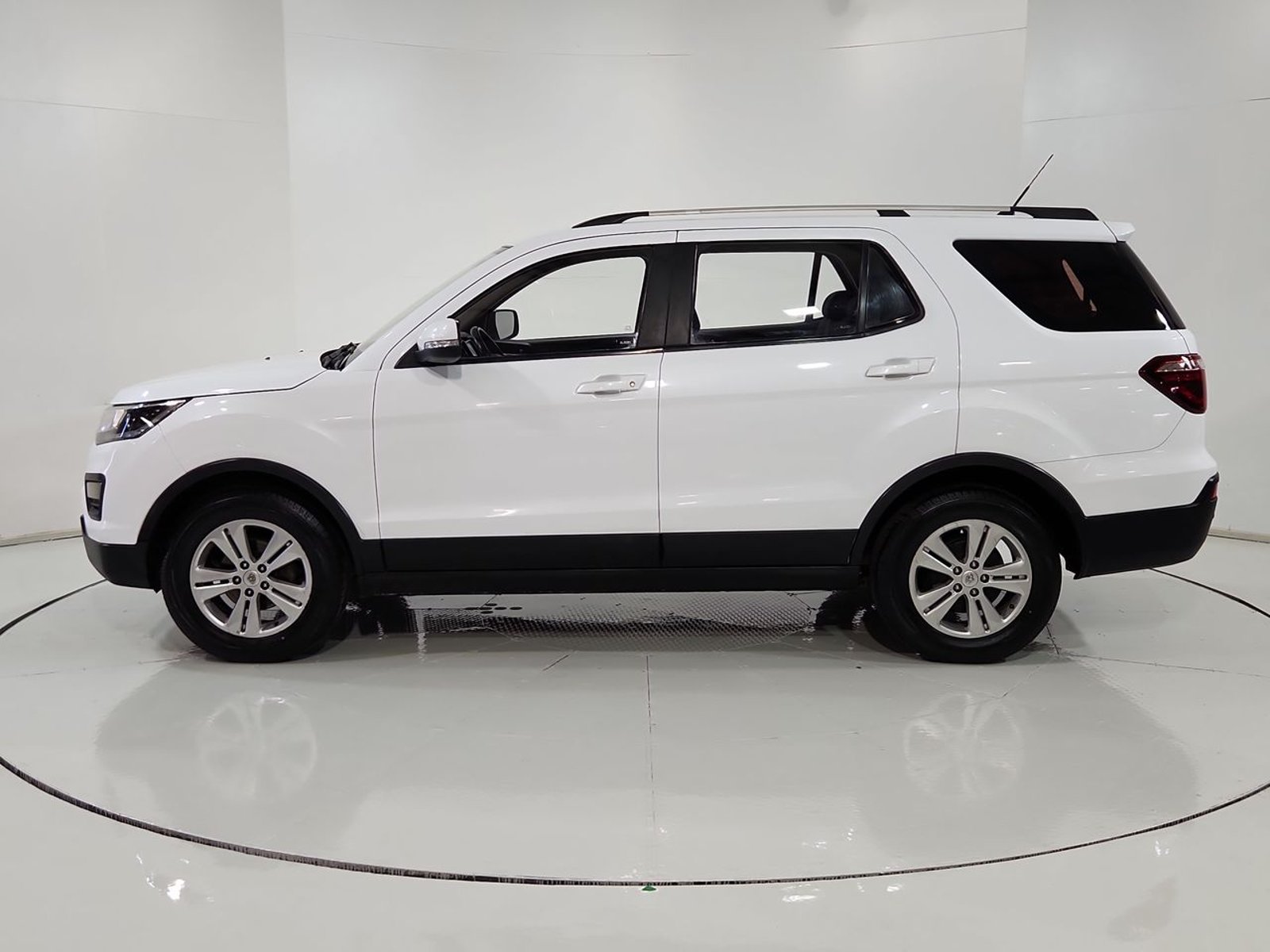 Changan CX70 1.6 2018 - Imagen 5 de 20