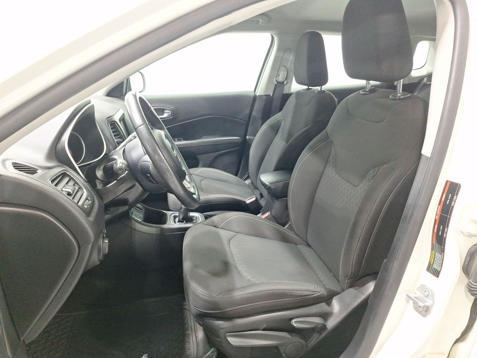 Jeep COMPASS SPORT 2.4 2019 - Imagen 18 de 20