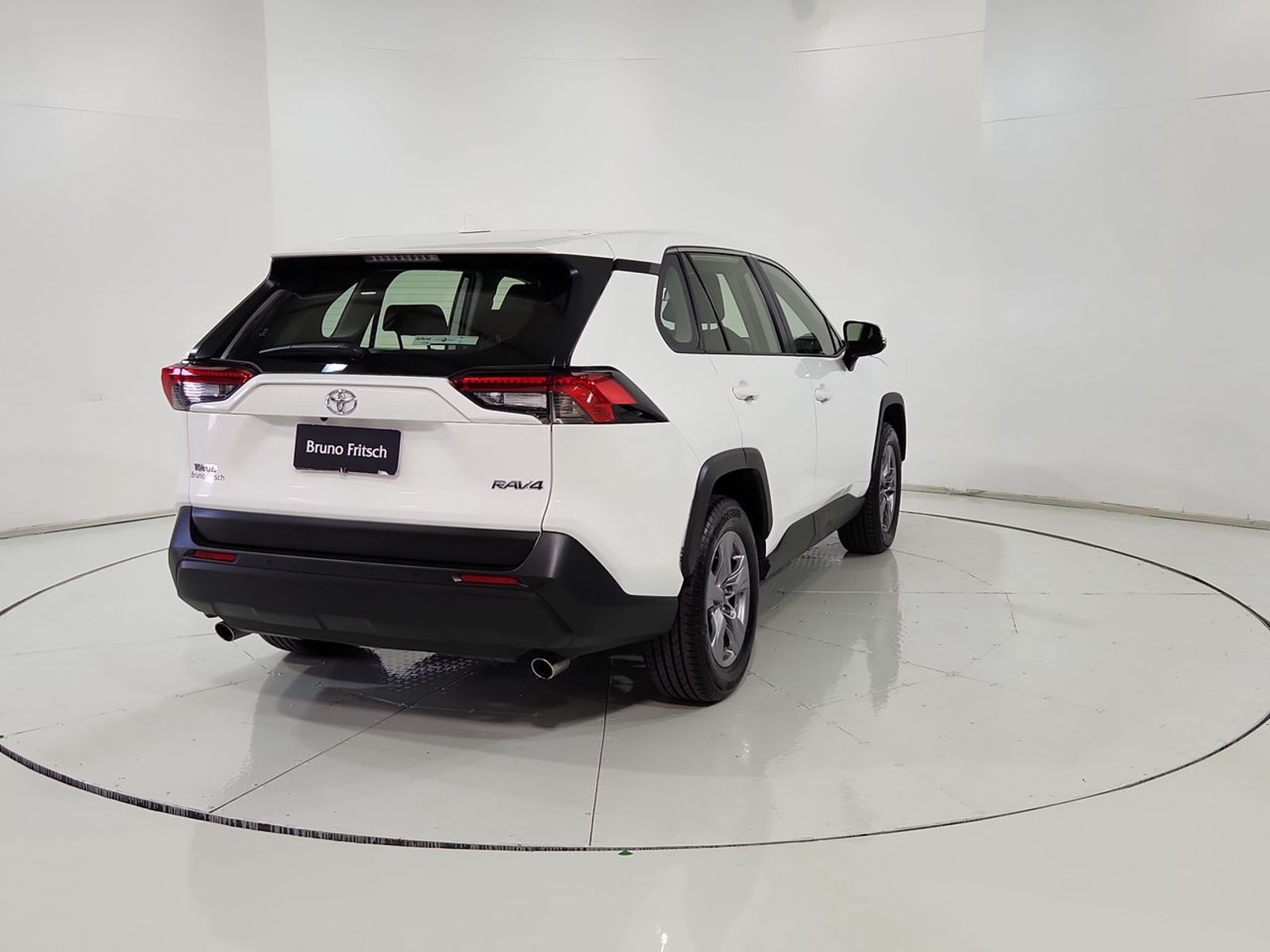 Toyota RAV4 4X2 2.0 AUT 2024 - Imagen 10 de 20