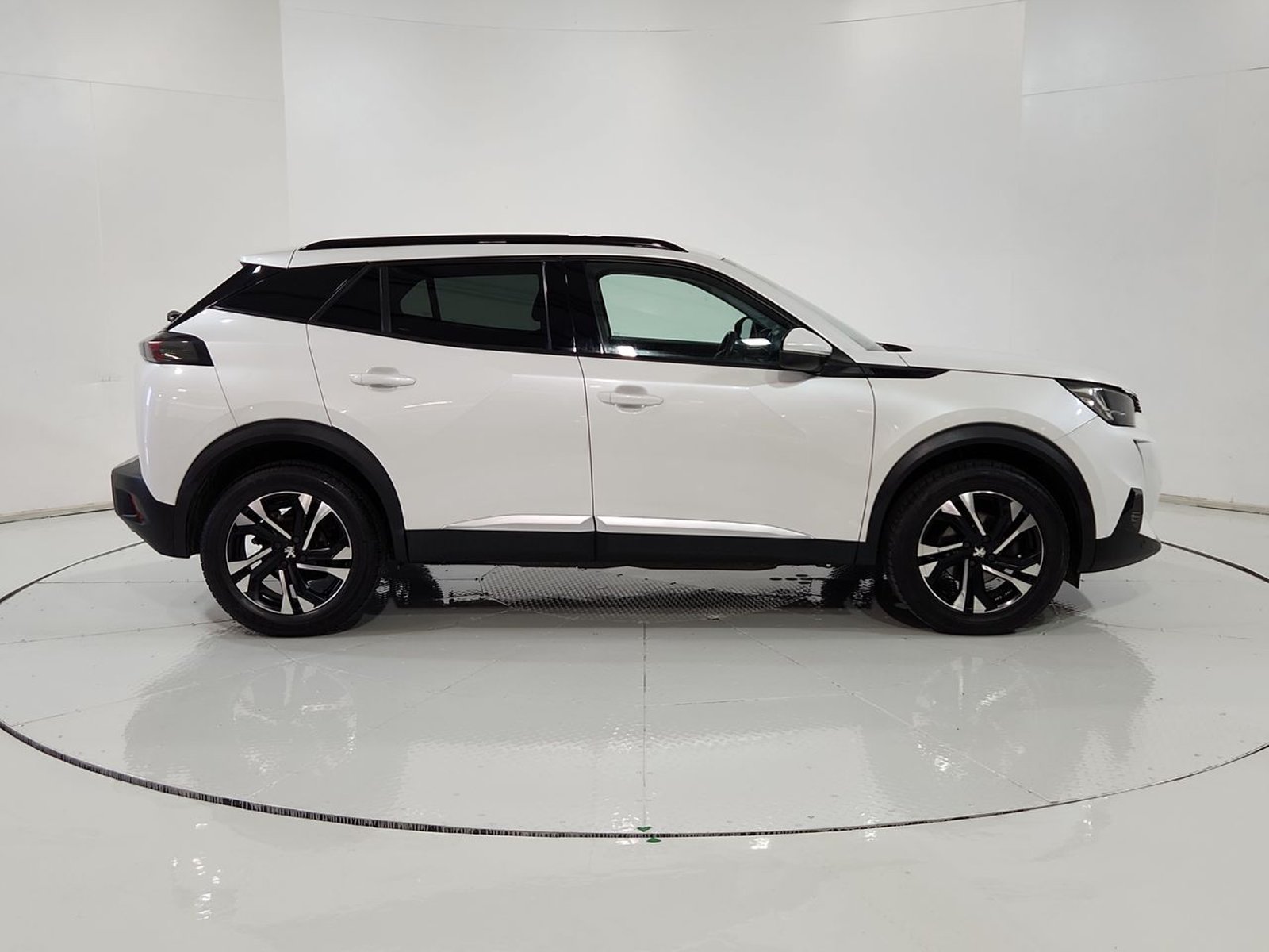 Peugeot 2008 ALLURE 1.2 2021 - Imagen 13 de 20