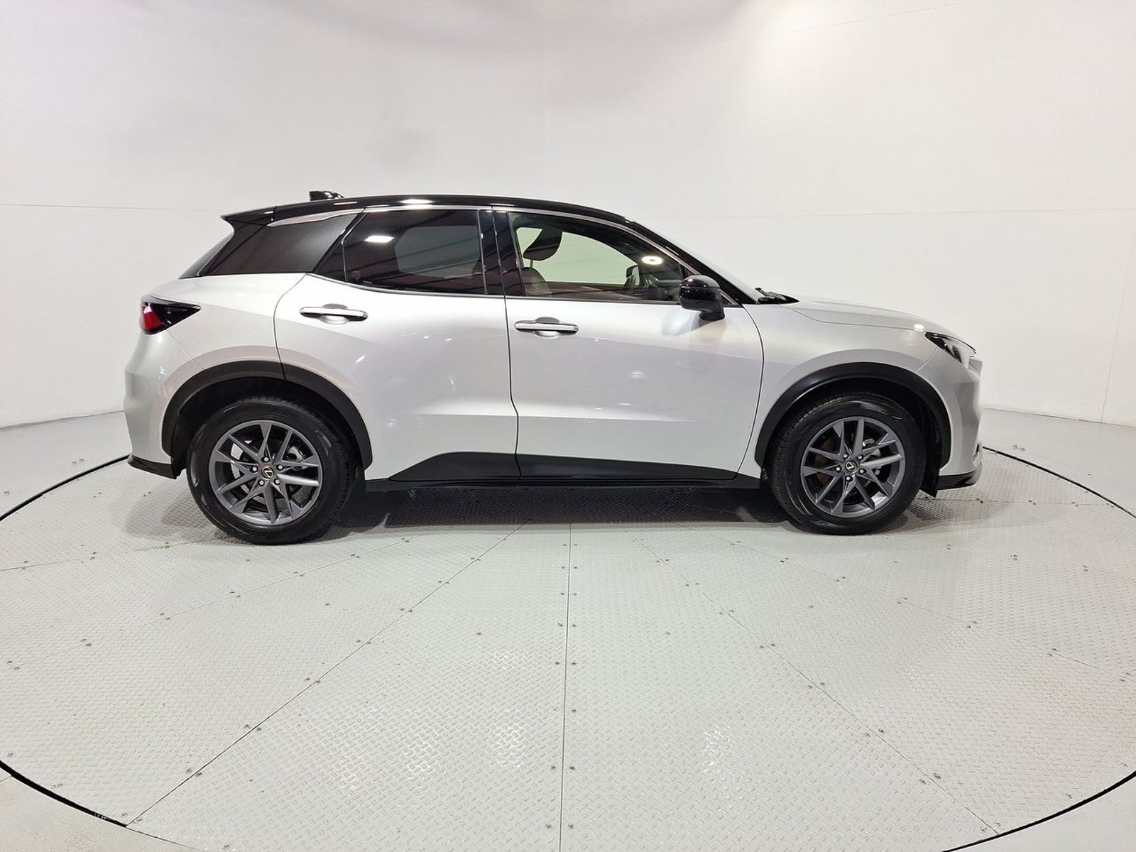 Lexus LBX HEV 1.5 AUT 2024 - Imagen 10 de 20