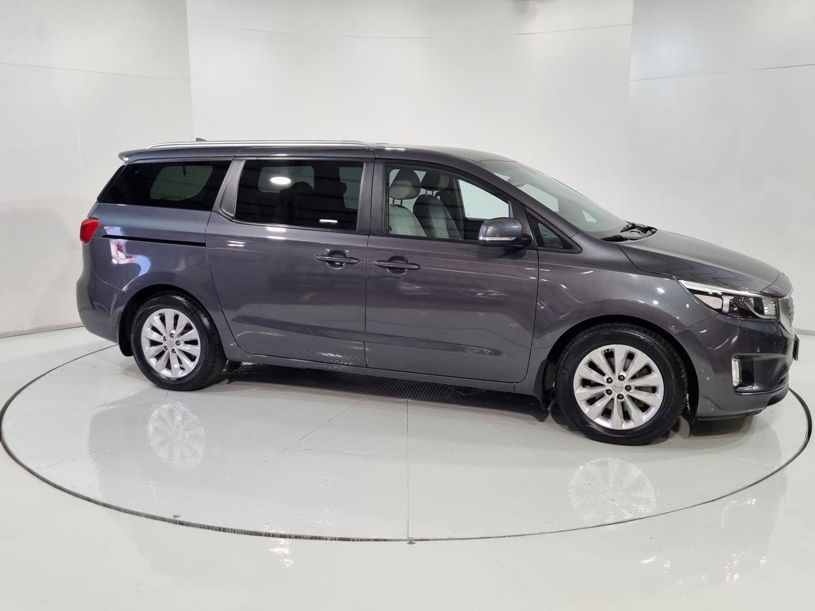 Kia GRAND CARNIVAL EX 3.3 AUT 2017 - Imagen 14 de 20