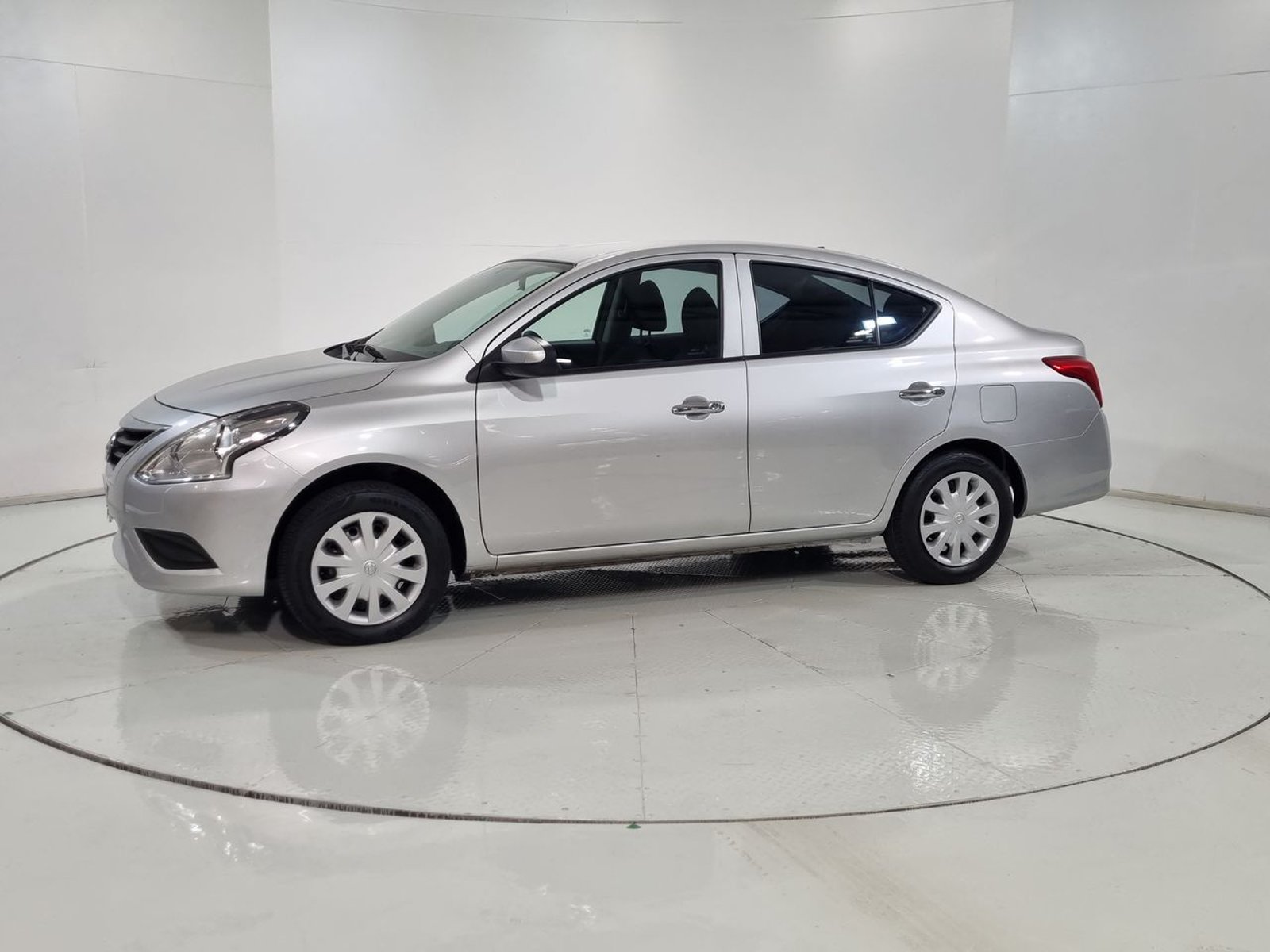 Nissan VERSA SEDAN 1.6 2019 - Imagen 4 de 20