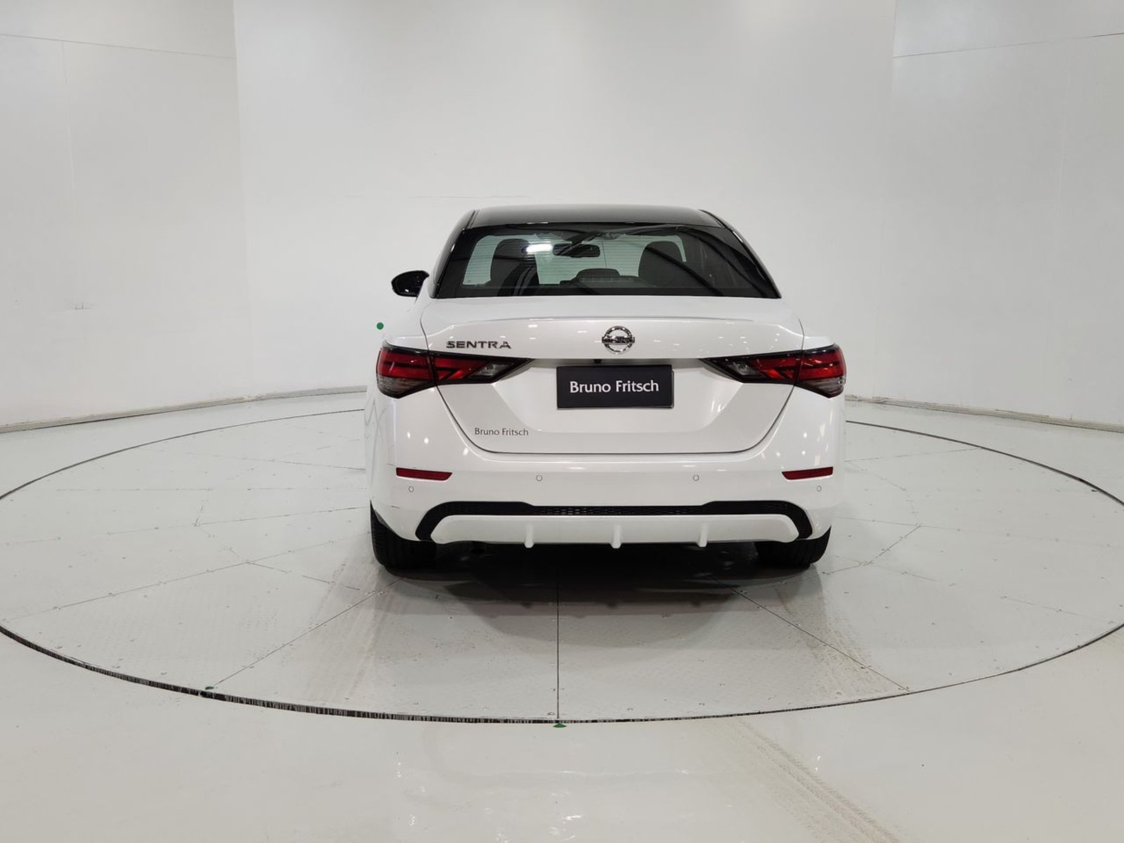 Nissan SENTRA 4X2 2.0 AUT 2024 - Imagen 9 de 20