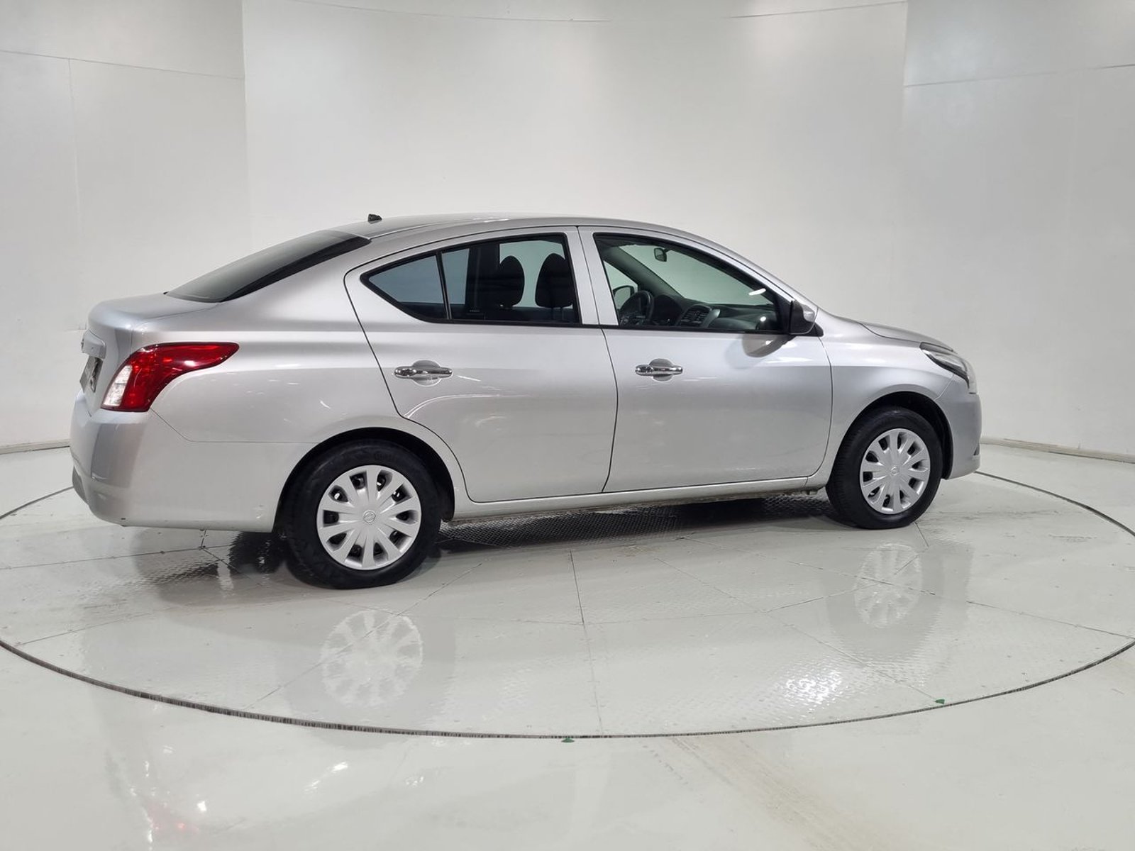 Nissan VERSA SEDAN 1.6 2019 - Imagen 12 de 20