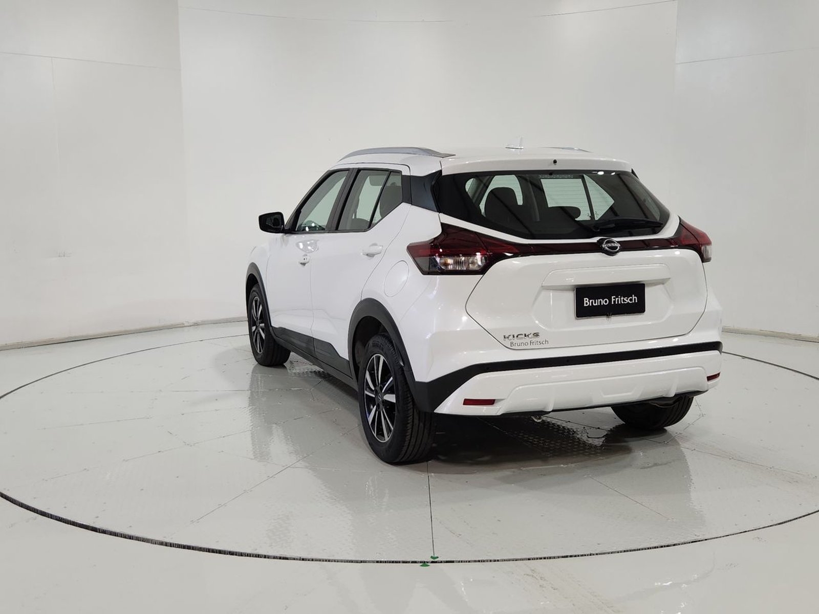 Nissan KICKS MT 1.6 2023 - Imagen 8 de 20