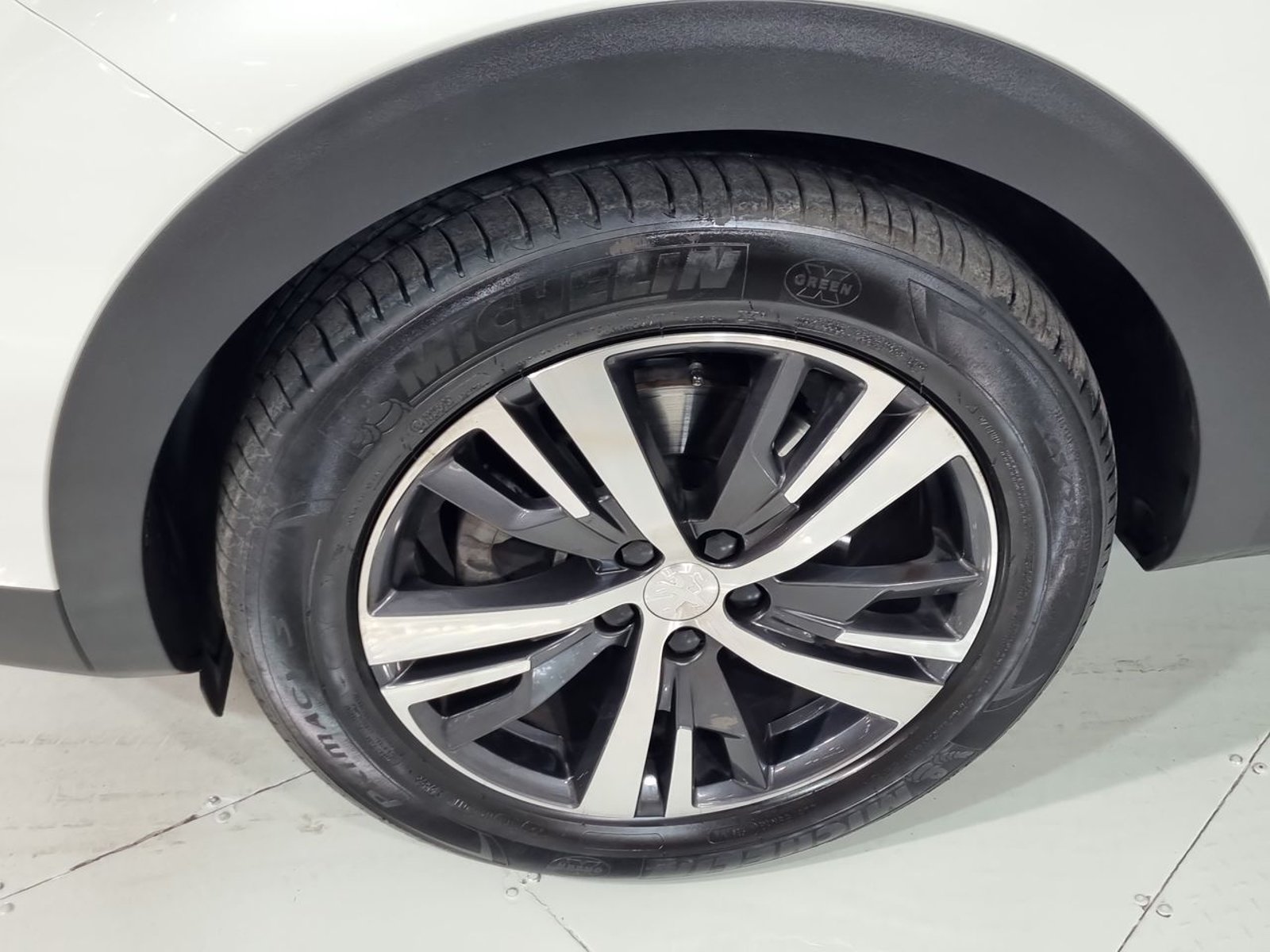 Peugeot 3008 PURETECH 1.2L 2024 - Imagen 18 de 20