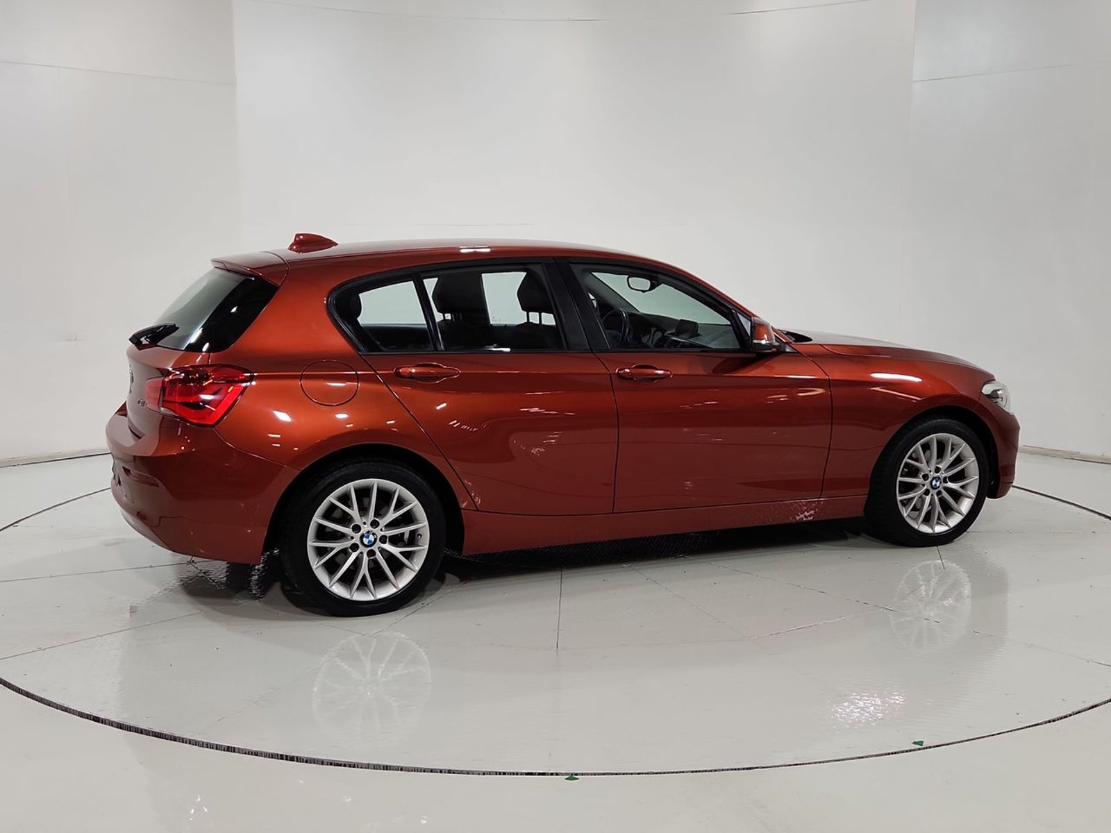 Bmw 118 I 118I HB 1.5 AT 2019 - Imagen 12 de 20