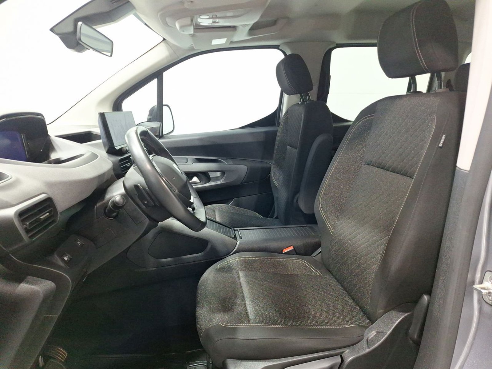 Peugeot RIFTER MCA ALLURE BLUEHDI 130 EAT8 2025 - Imagen 18 de 20