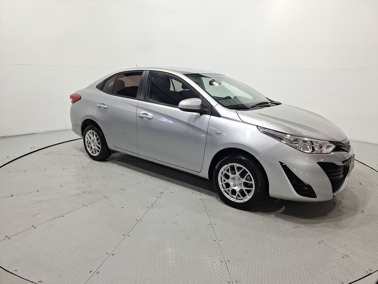 Toyota YARIS GLI 1.5 AUT 2020 - Imagen 11 de 20