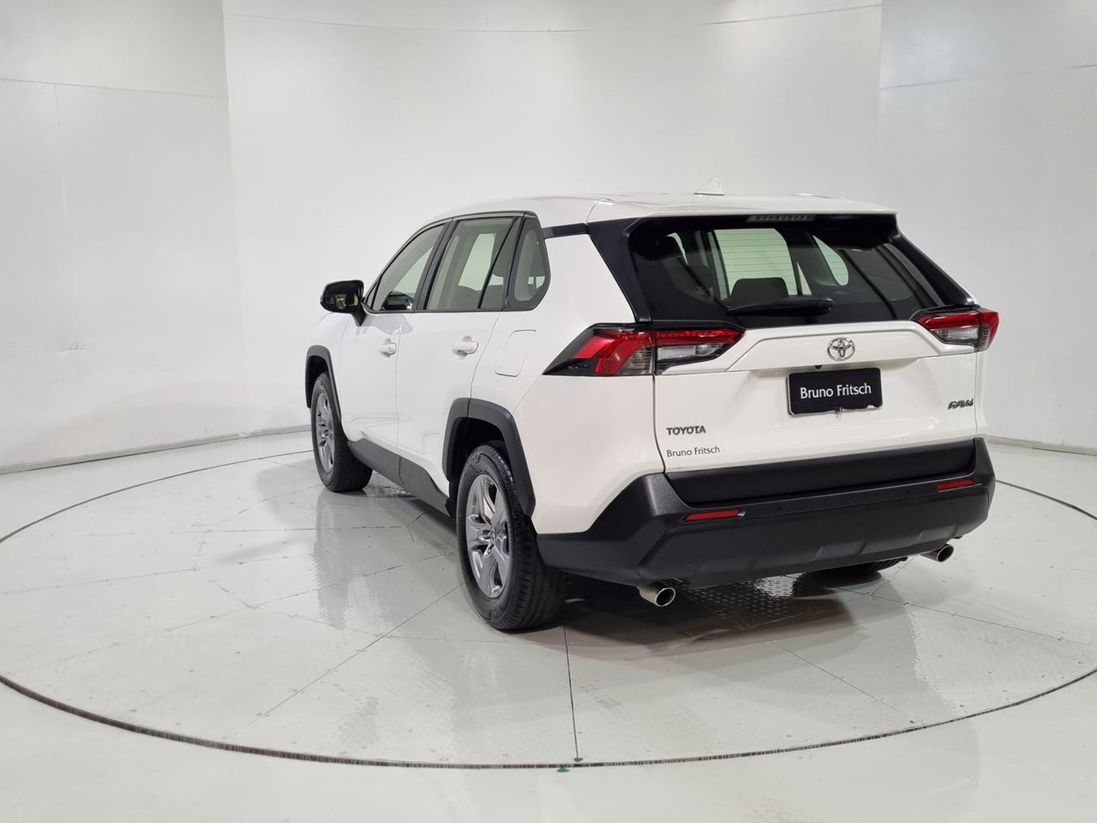 Toyota RAV4 4X2 2.0 AUT 2025 - Imagen 8 de 20