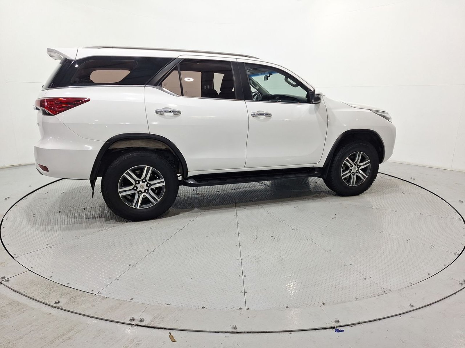 Toyota FORTUNER SRV 4X4 2.7 AUT 2019 - Imagen 9 de 20