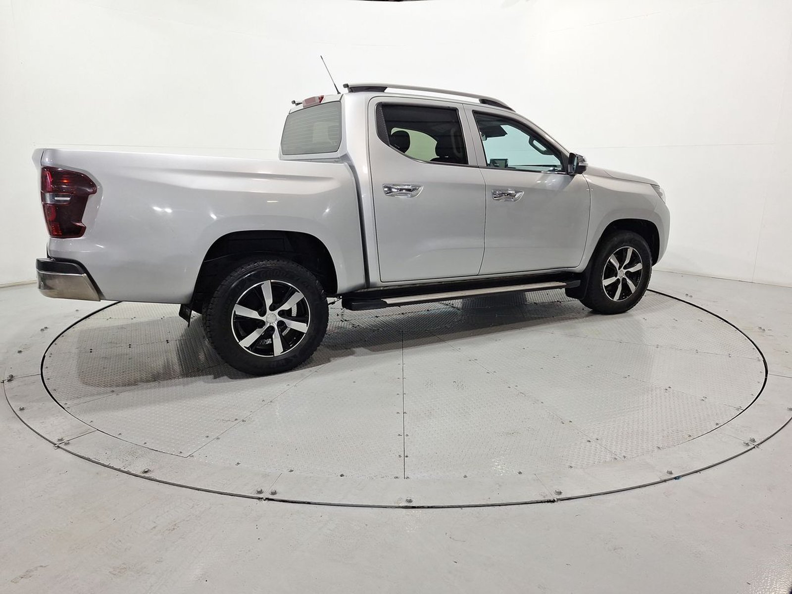 Peugeot LANDTREK BLUEHDI 4X4 2.2 AUT 2024 - Imagen 9 de 20