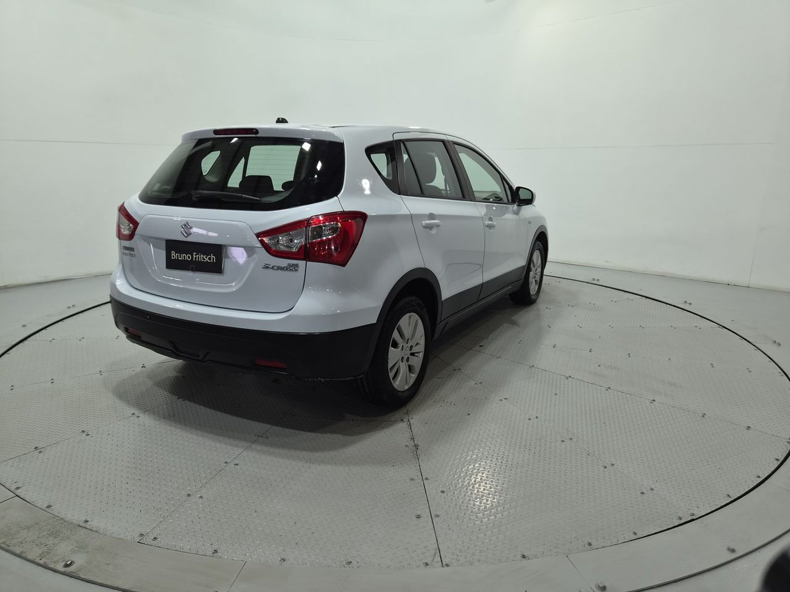 Suzuki S-CROSS S CROSS GL 1.6 AUT 2015 - Imagen 8 de 20