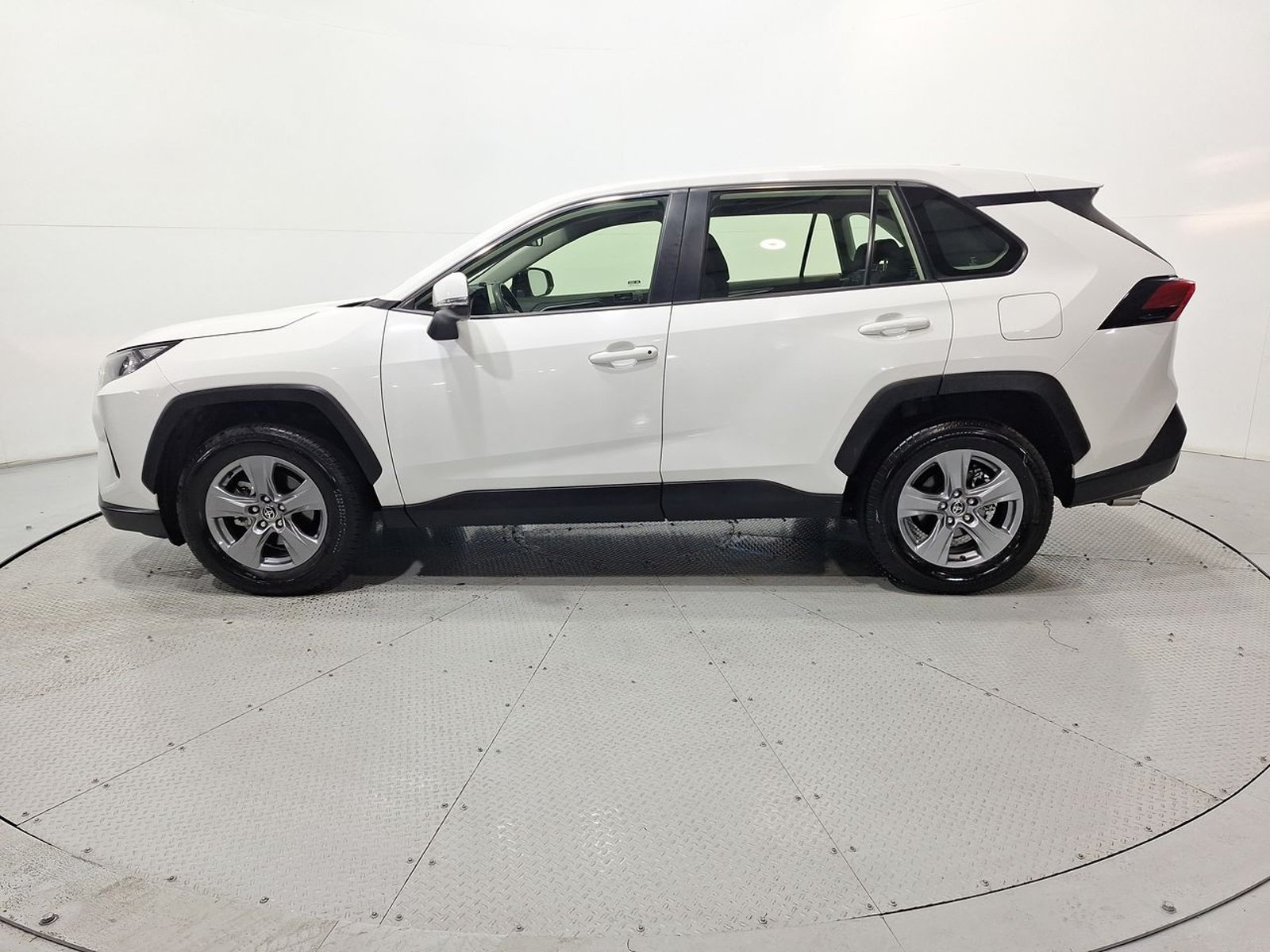 Toyota RAV4 4X2 2.0 AUT 2025 - Imagen 4 de 20