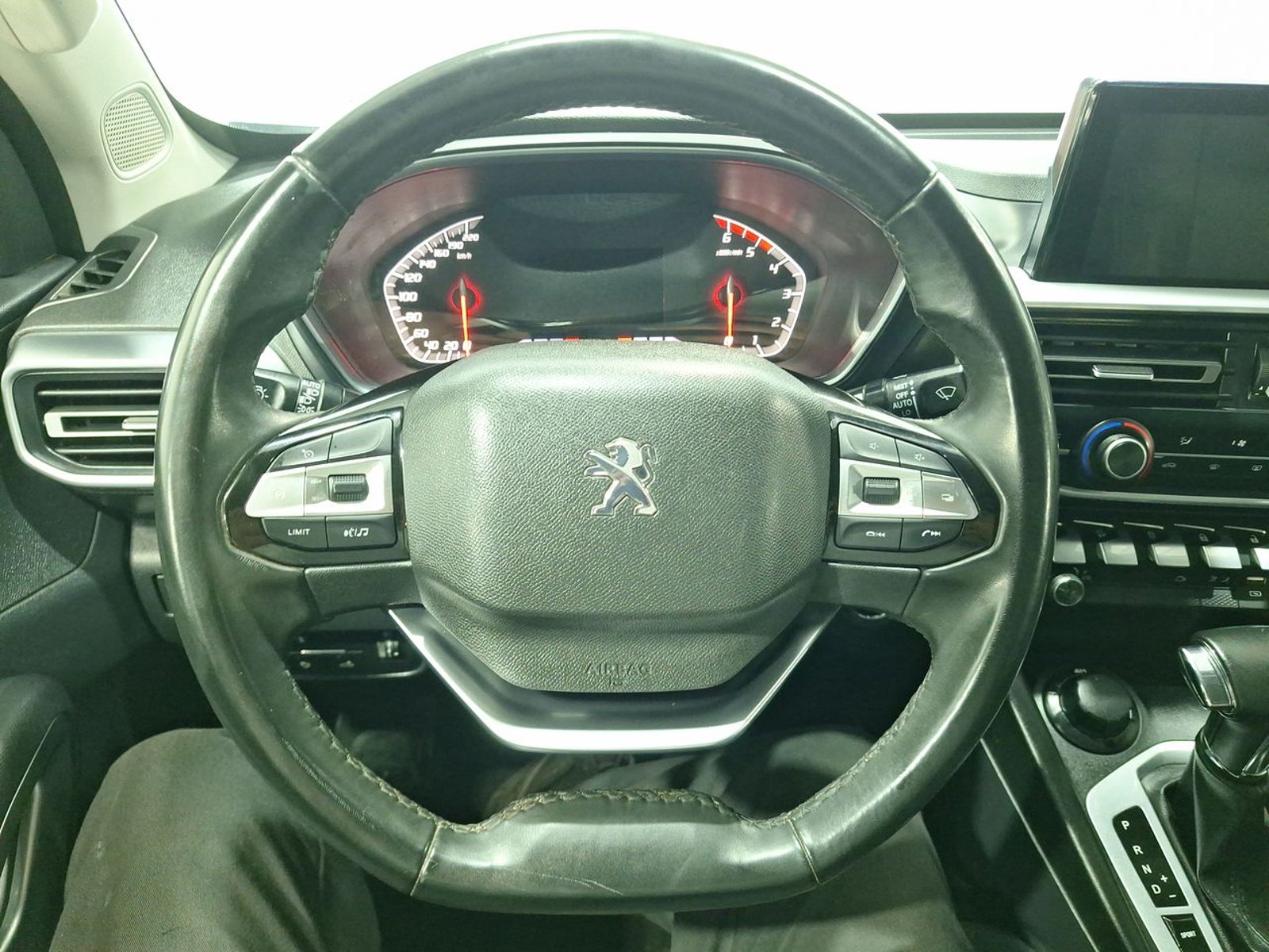 Peugeot LANDTREK BLUEHDI 4X4 2.2 AUT 2024 - Imagen 19 de 20