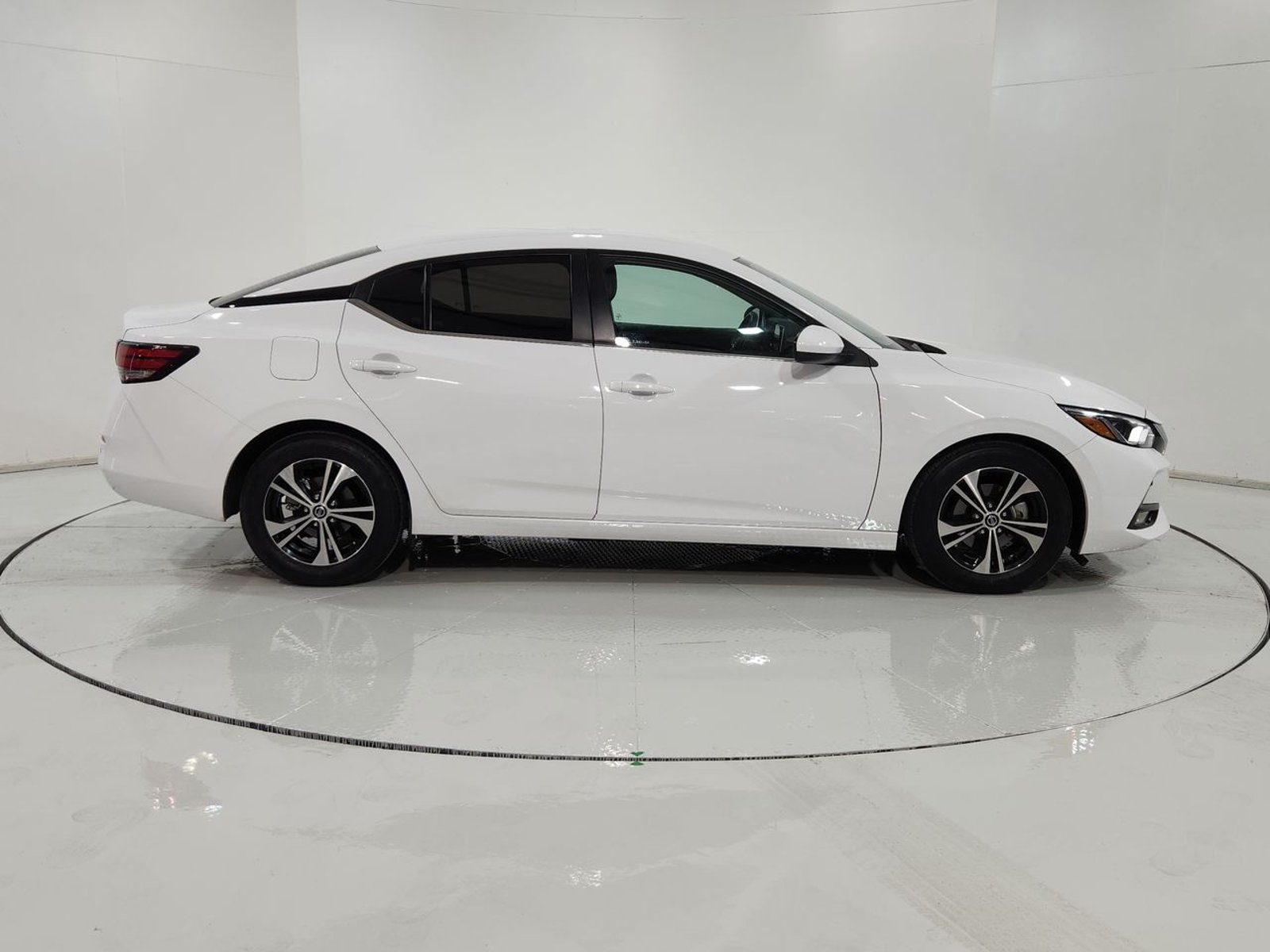 Nissan SENTRA SENSE MT 2024 - Imagen 13 de 20