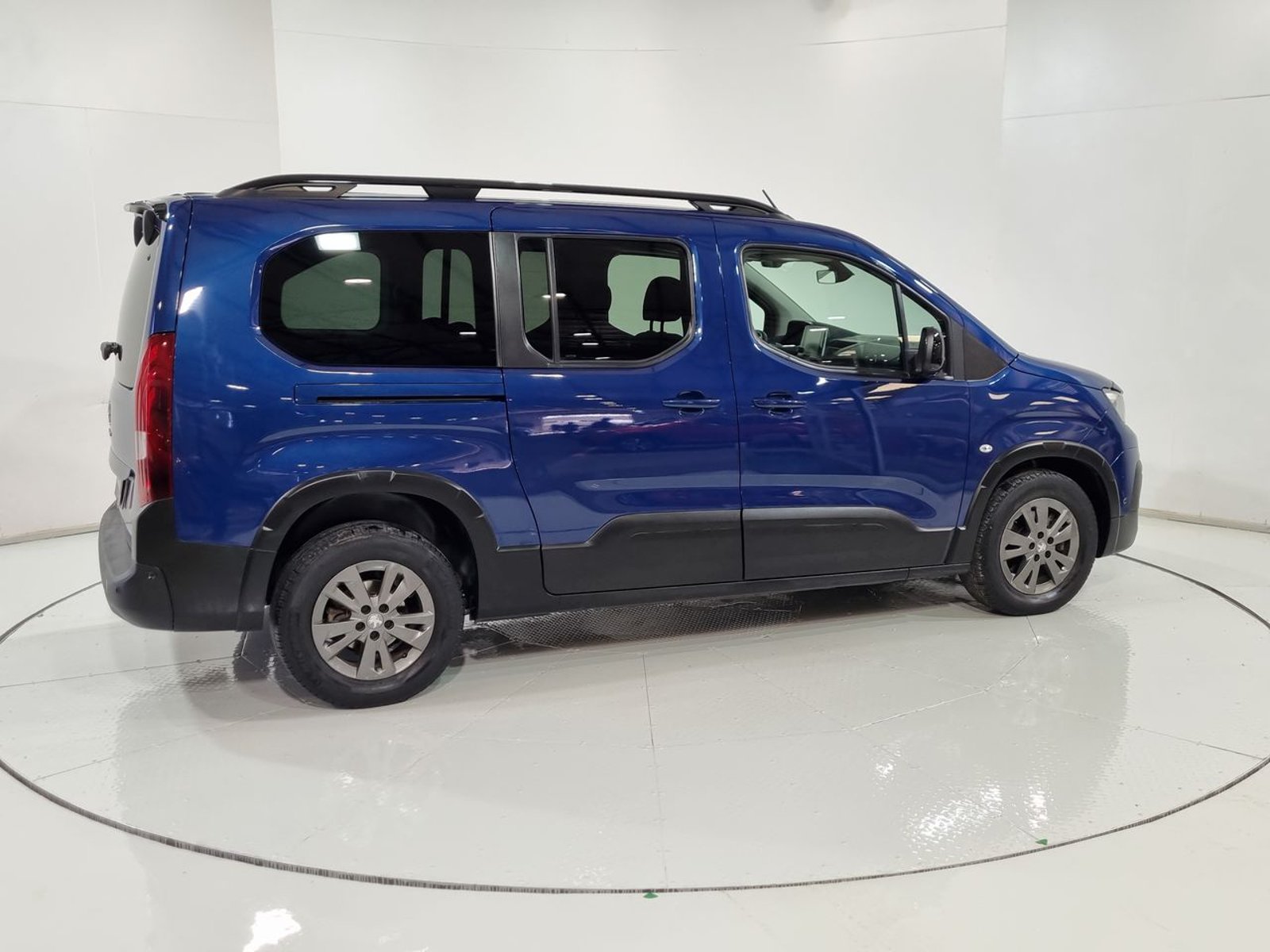 Peugeot RIFTER ALLURE BLUEHDI 1.5 AUT 2023 - Imagen 12 de 20