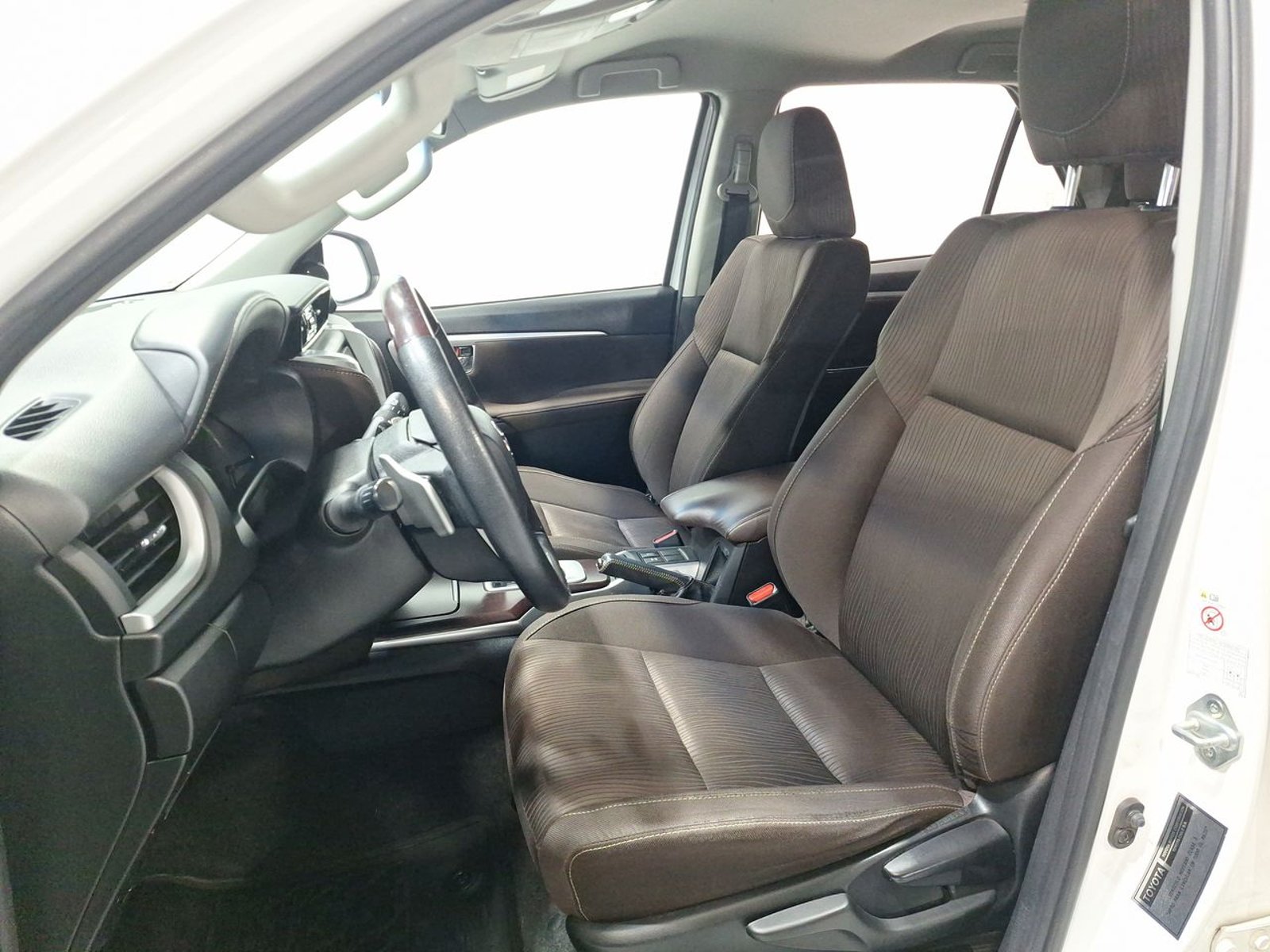 Toyota FORTUNER SRV 4X4 2.7 AUT 2019 - Imagen 18 de 20