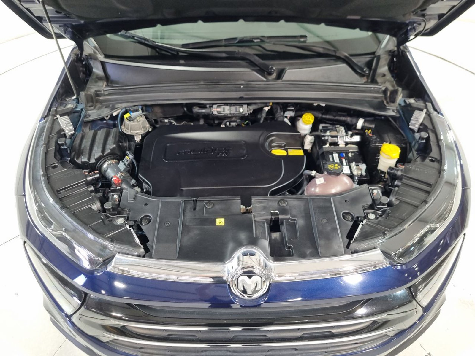 Ram 1000 LARAMIE 4X4 4P 2.0 AUT 2021 - Imagen 19 de 20