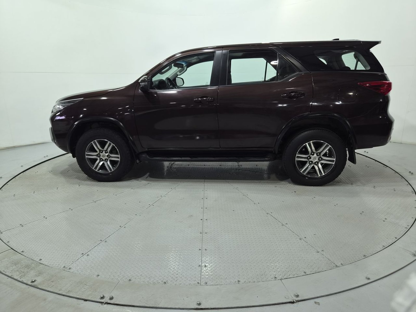 Toyota FORTUNER 2.7 AUT 2018 - Imagen 4 de 20