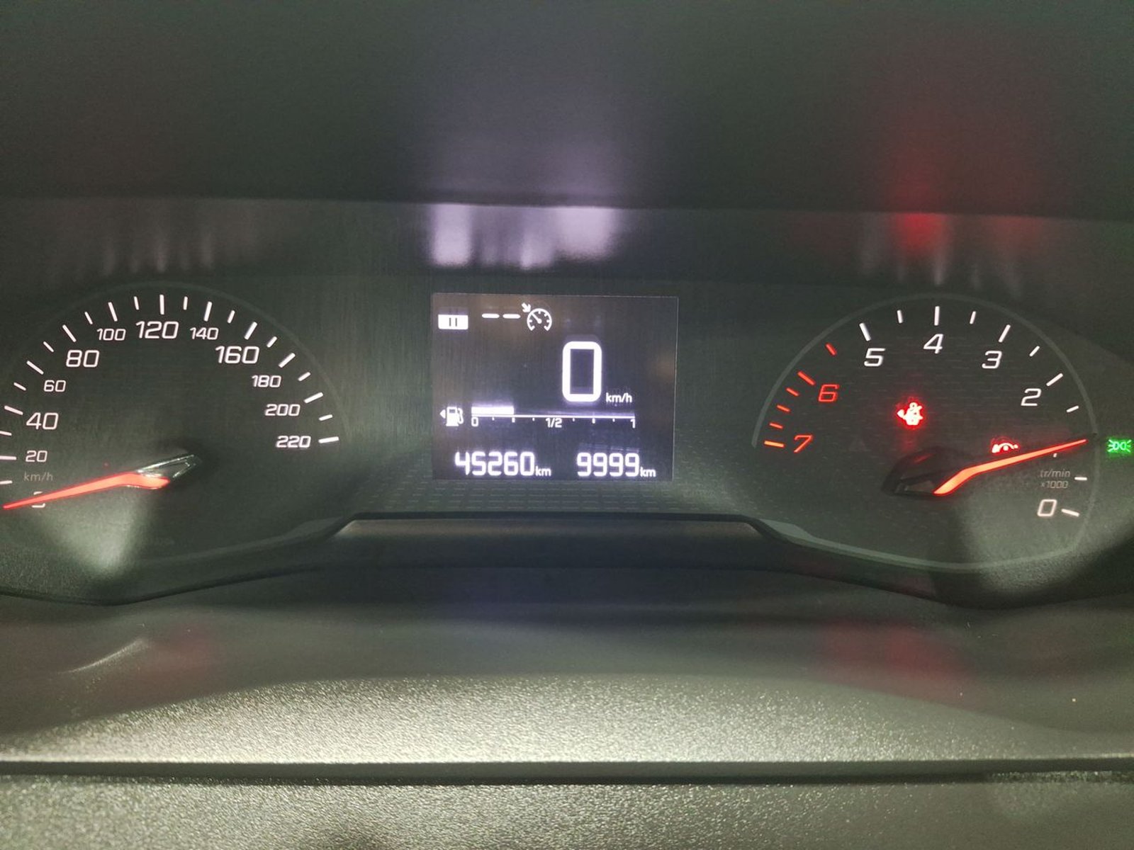 Peugeot 208 STYLE PURETECH 75 1.2 2024 - Imagen 20 de 20