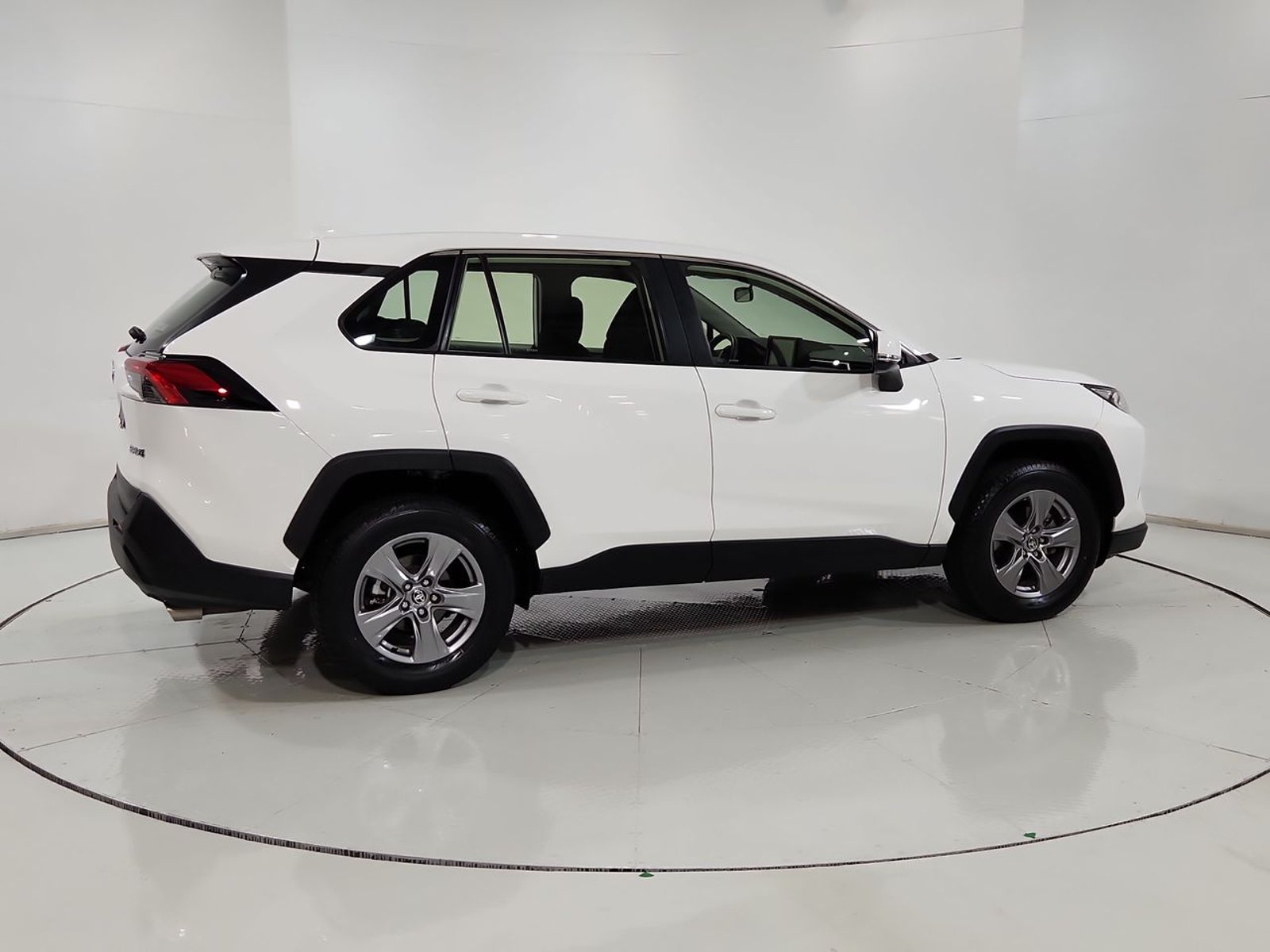 Toyota RAV4 4X2 2.0 AUT 2023 - Imagen 12 de 20