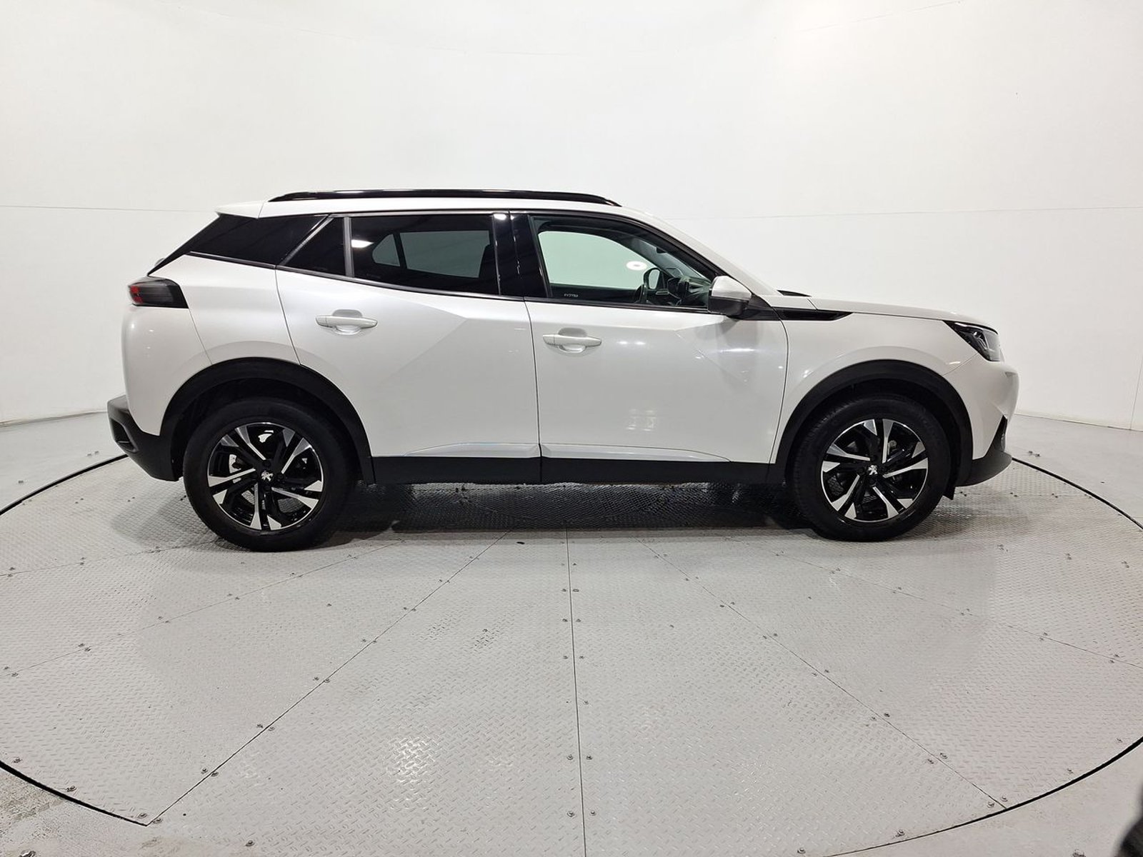 Peugeot 2008 PURETECH 130 EAT8 1.2 AUT 2021 - Imagen 10 de 20