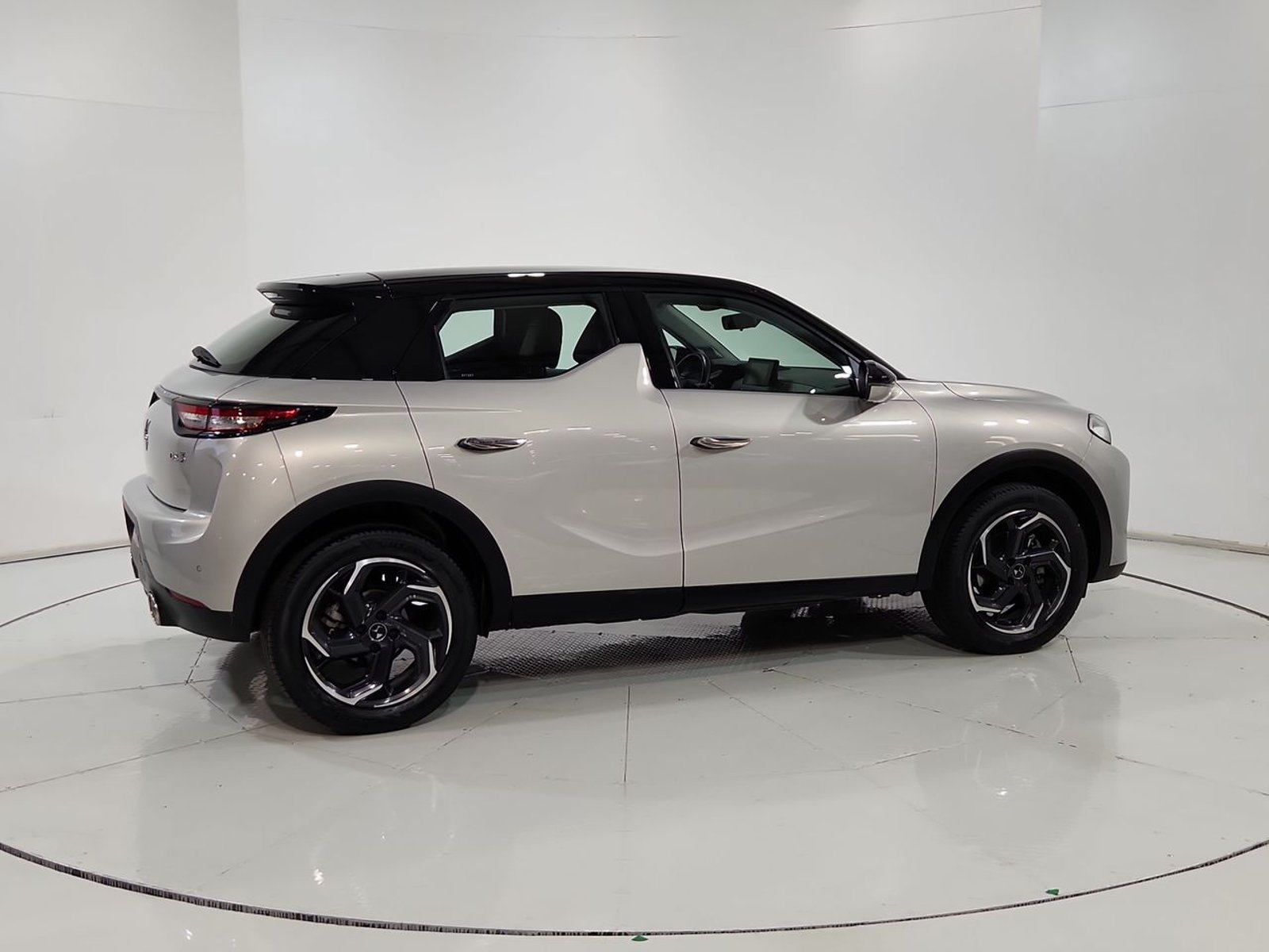 Ds DS3 3 CROSSBACK HDI 1.2 AUT 2023 - Imagen 12 de 20