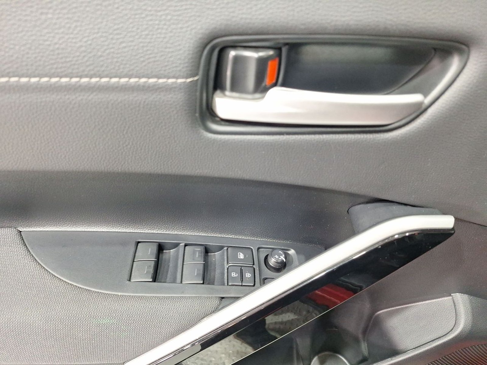 Toyota COROLLA CROSS HEV 1.8 AUT 2025 - Imagen 16 de 20
