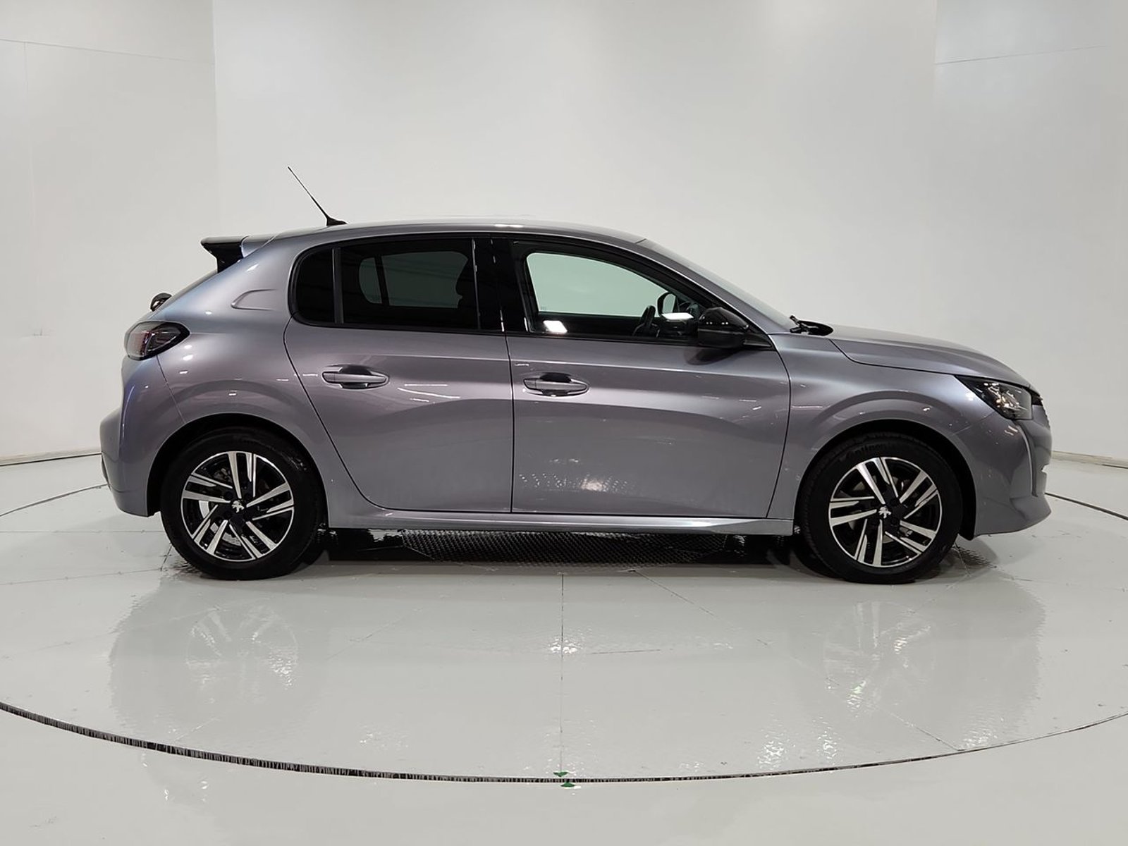 Peugeot 208 PURETECH 130 EAT8 1.2 AUT 2023 - Imagen 13 de 20