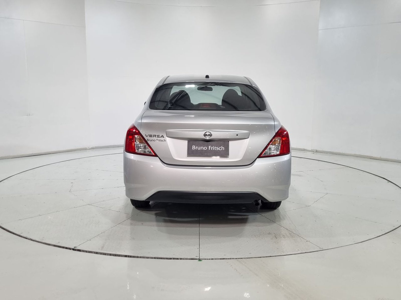 Nissan VERSA SEDAN 1.6 2019 - Imagen 9 de 20