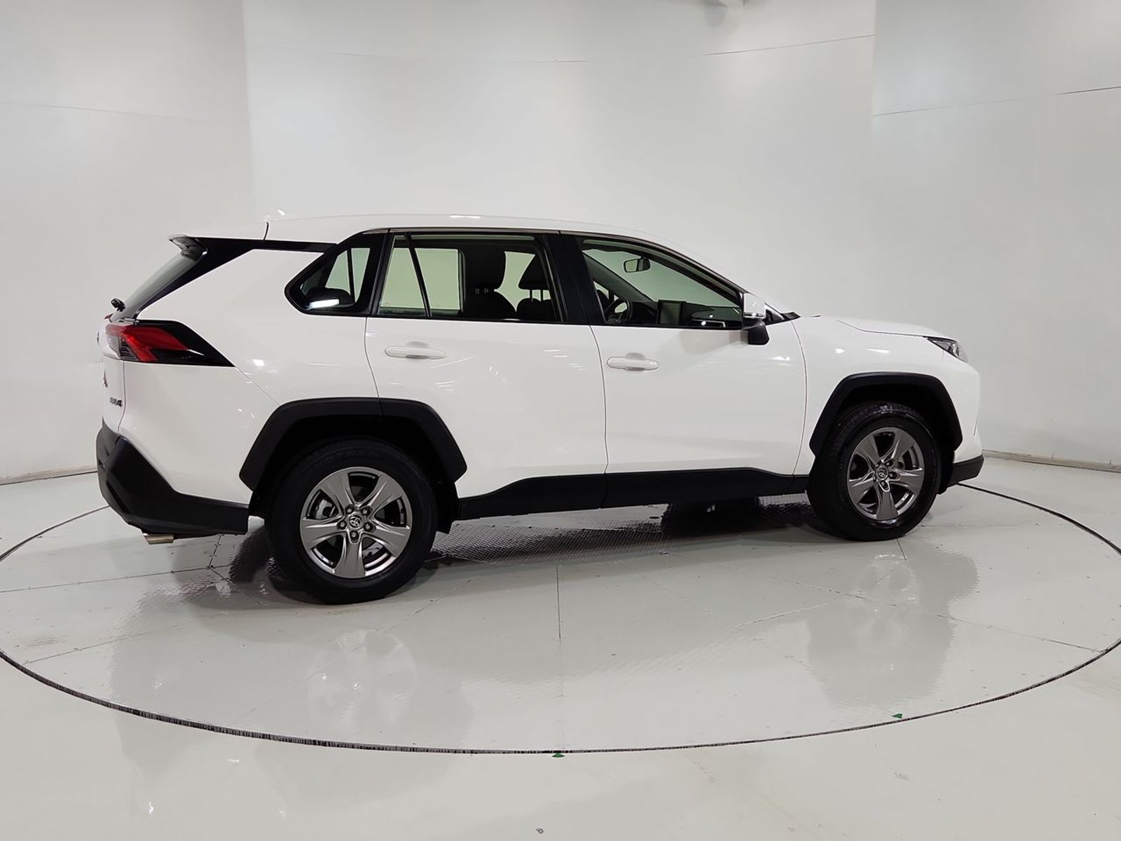 Toyota RAV4 4X2 2.0 AUT 2025 - Imagen 12 de 20