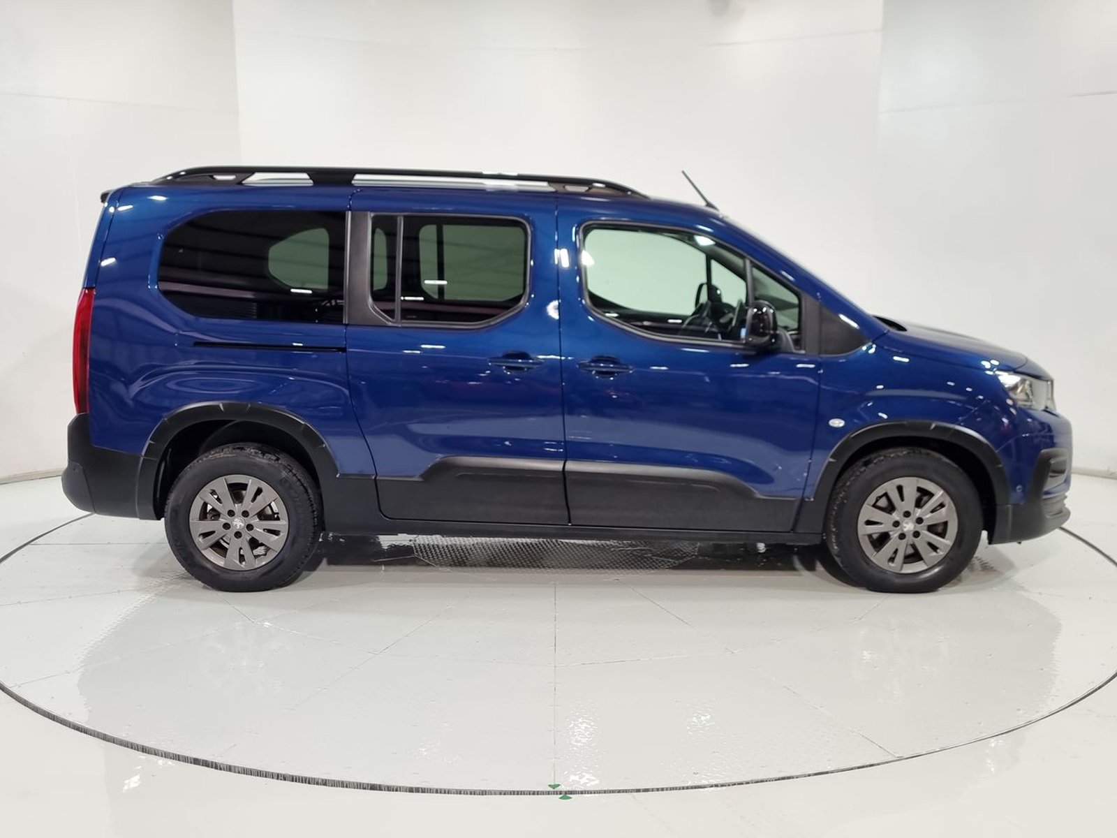 Peugeot RIFTER ALLURE BLUEHDI 1.5 AUT 2023 - Imagen 13 de 20