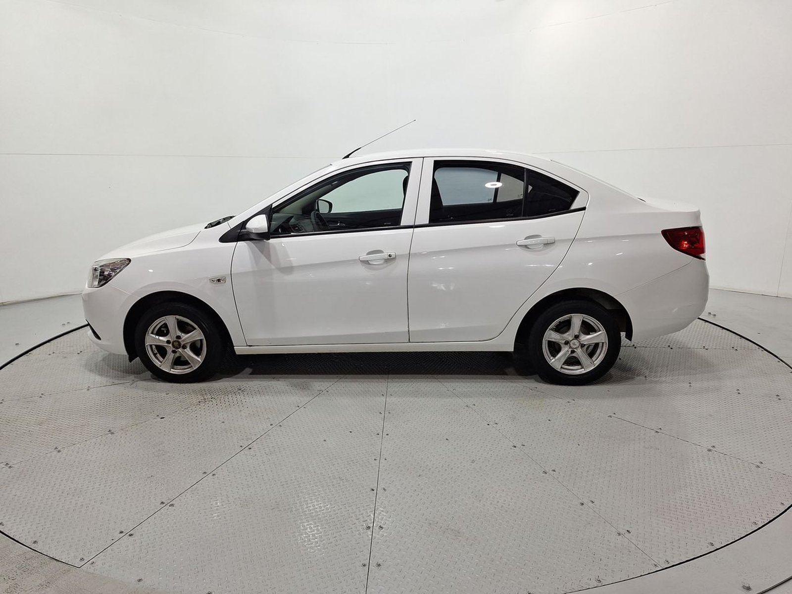 Chevrolet SAIL 1.5 2023 - Imagen 4 de 20