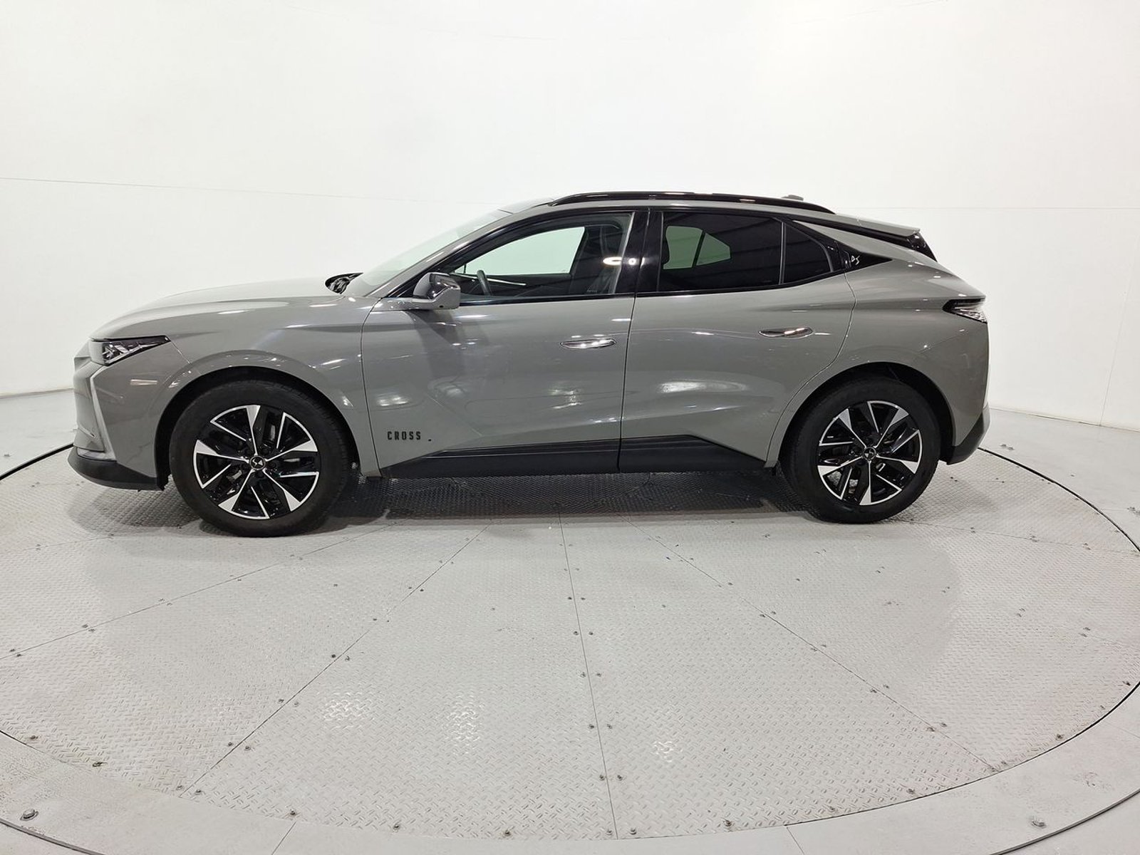 Ds DS4 CROSS BLUEHDI 1.5 AUT 2024 - Imagen 4 de 20