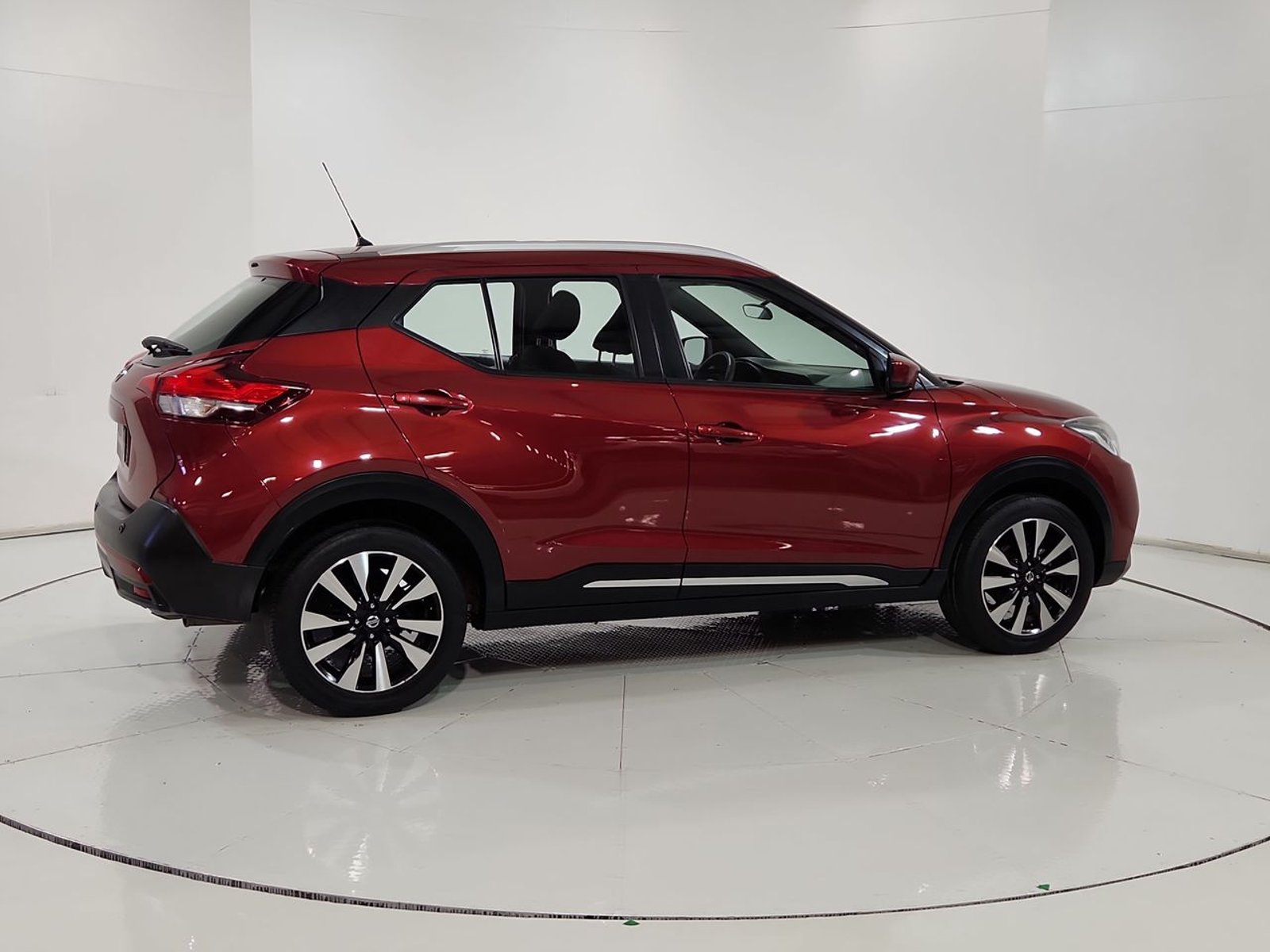 Nissan KICKS 1.6 2019 - Imagen 12 de 20