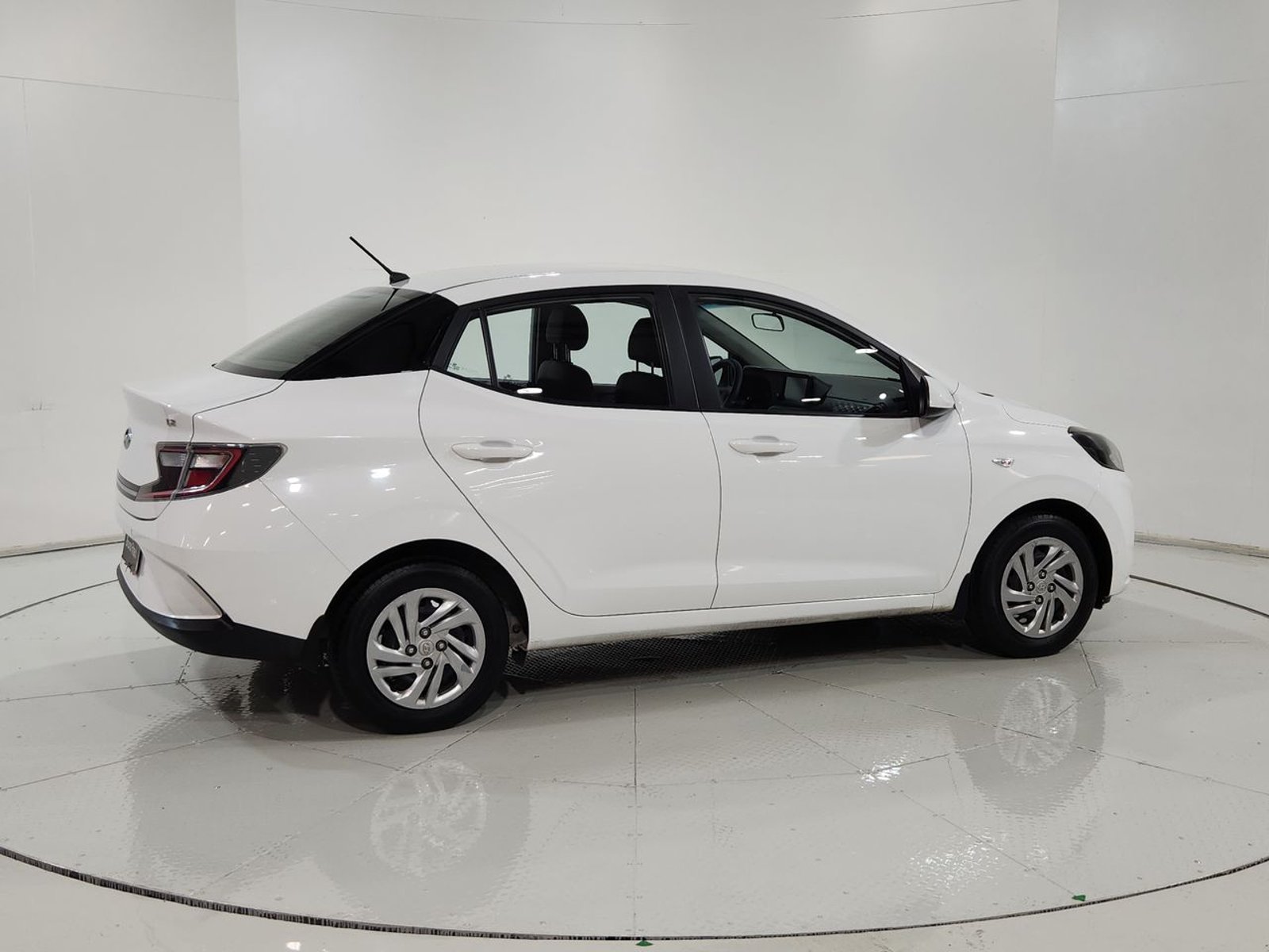 Hyundai GRAND I10 SDN 1.2 2023 - Imagen 12 de 20