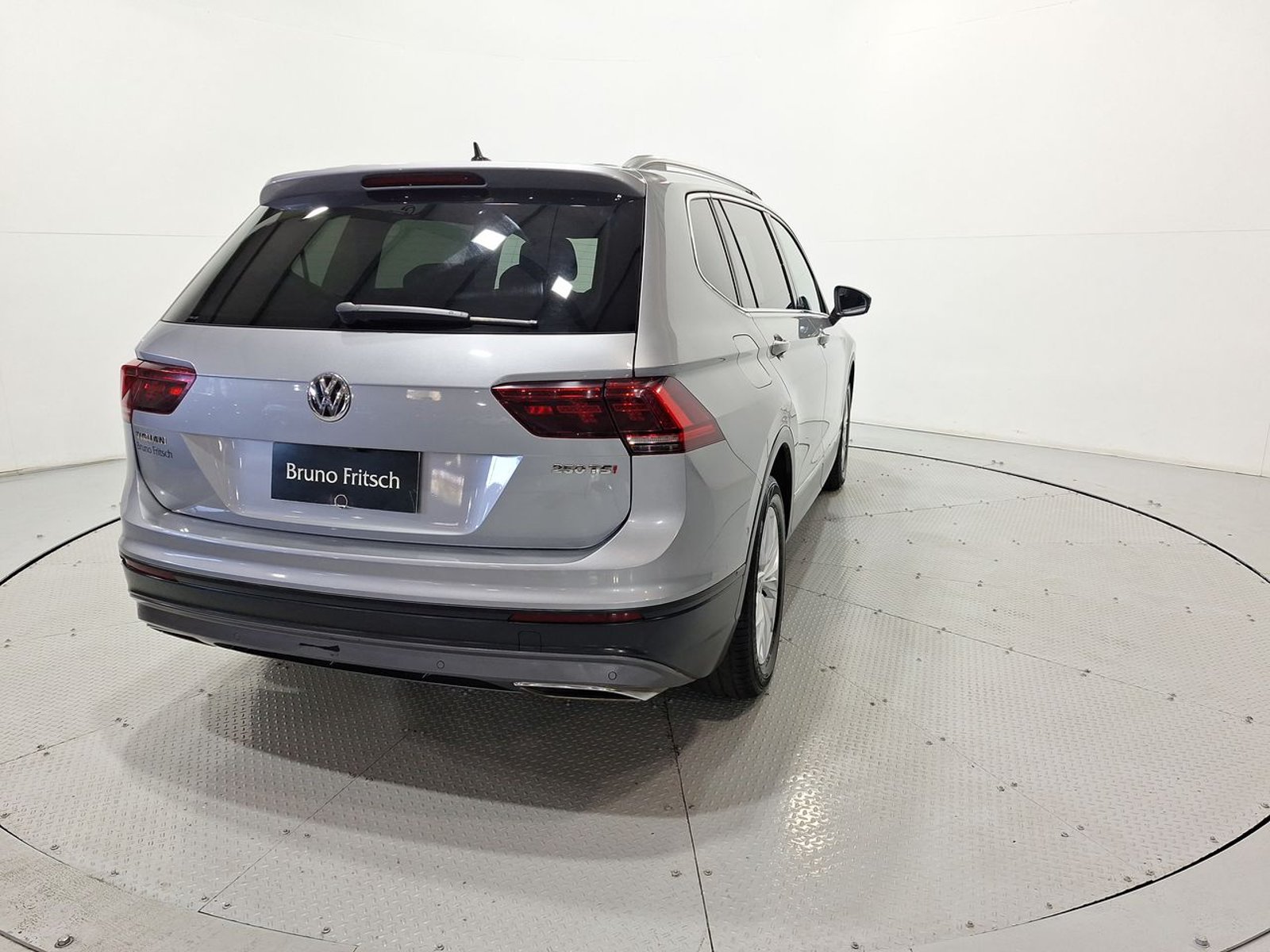 Volkswagen TIGUAN 1.4 AT 2021 - Imagen 8 de 20