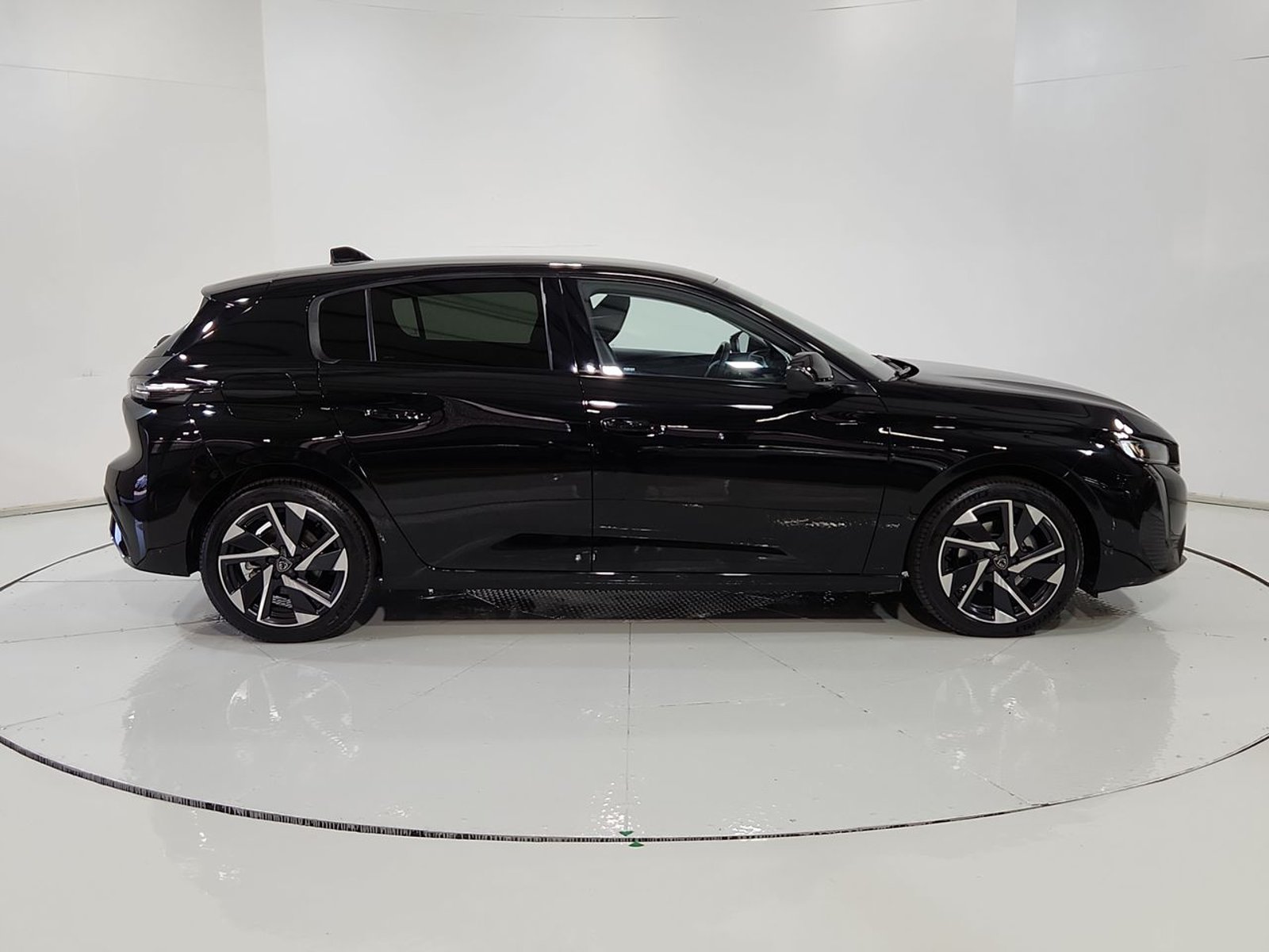 Peugeot 308 PURETECH 1.2 AUT 2025 - Imagen 13 de 20
