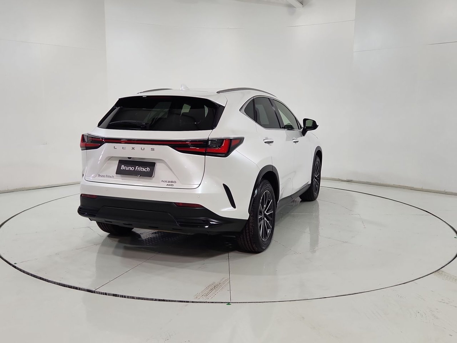 Lexus NX250 NX 250 4X4 2.5 AT 2023 - Imagen 10 de 20