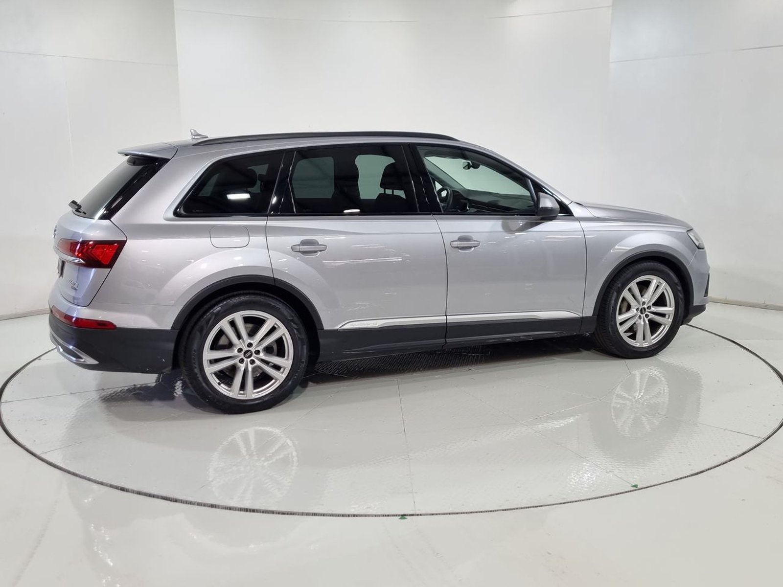 Audi Q7 55 TFSI 4X4 3.0 AUT 2023 - Imagen 12 de 20