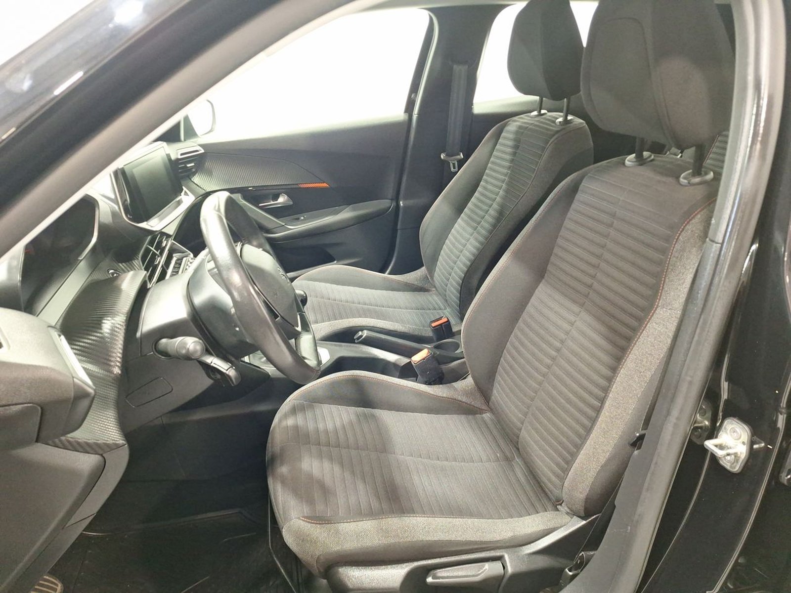 Peugeot 2008 BLUE HDI 100 4X2 1.5 2022 - Imagen 18 de 20