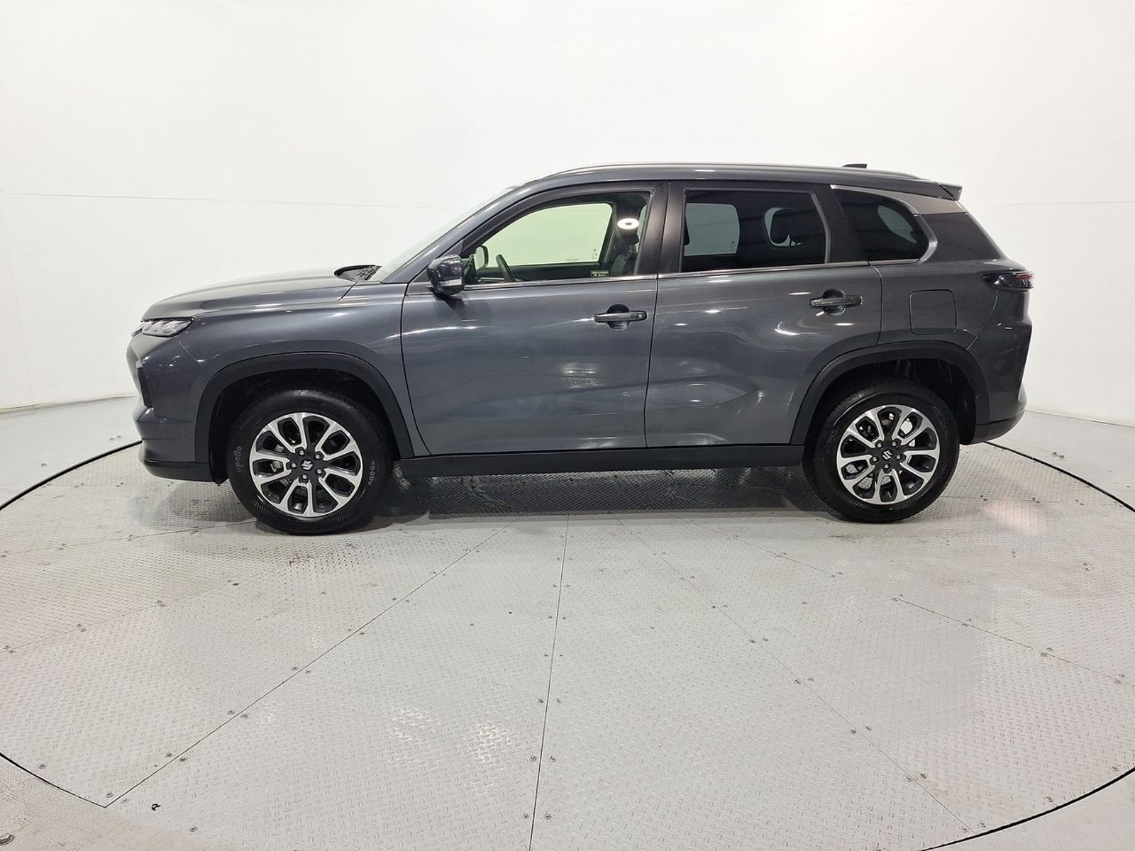 Suzuki GRAND VITARA 2WD 1.5 AT 2025 - Imagen 4 de 20