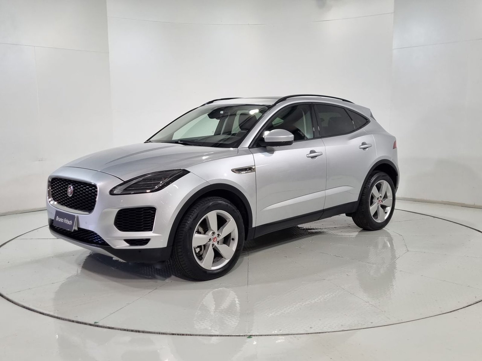 Jaguar E-PACE E PACE 4X4 2.0 AUT 2019 - Imagen 3 de 20