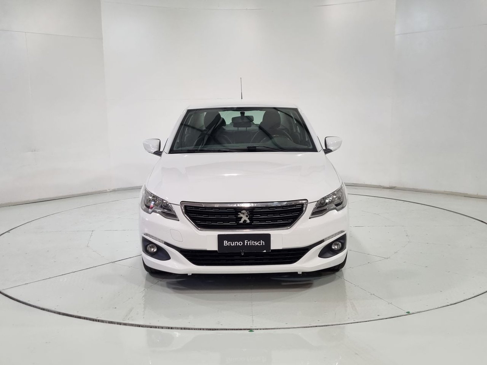 Peugeot 301 ALLURE HDI 1.6 92HP 2017 - Imagen 17 de 20