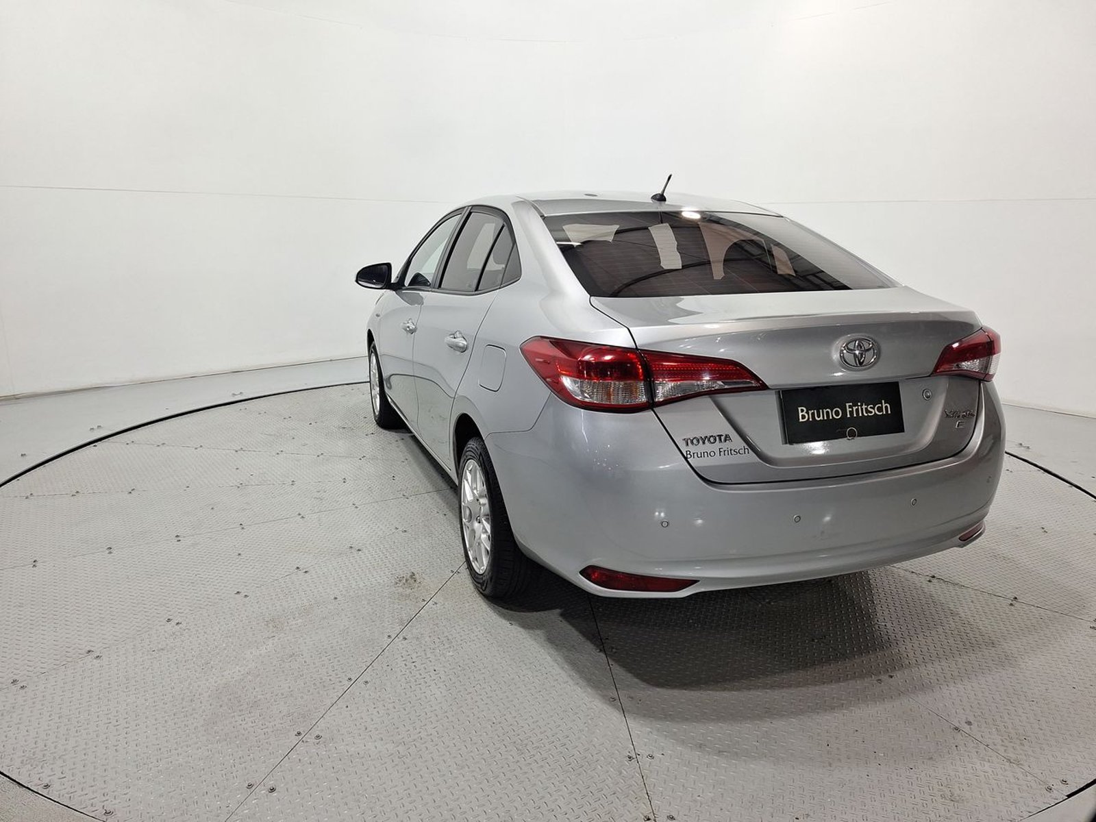 Toyota YARIS GLI 1.5 AUT 2020 - Imagen 6 de 20